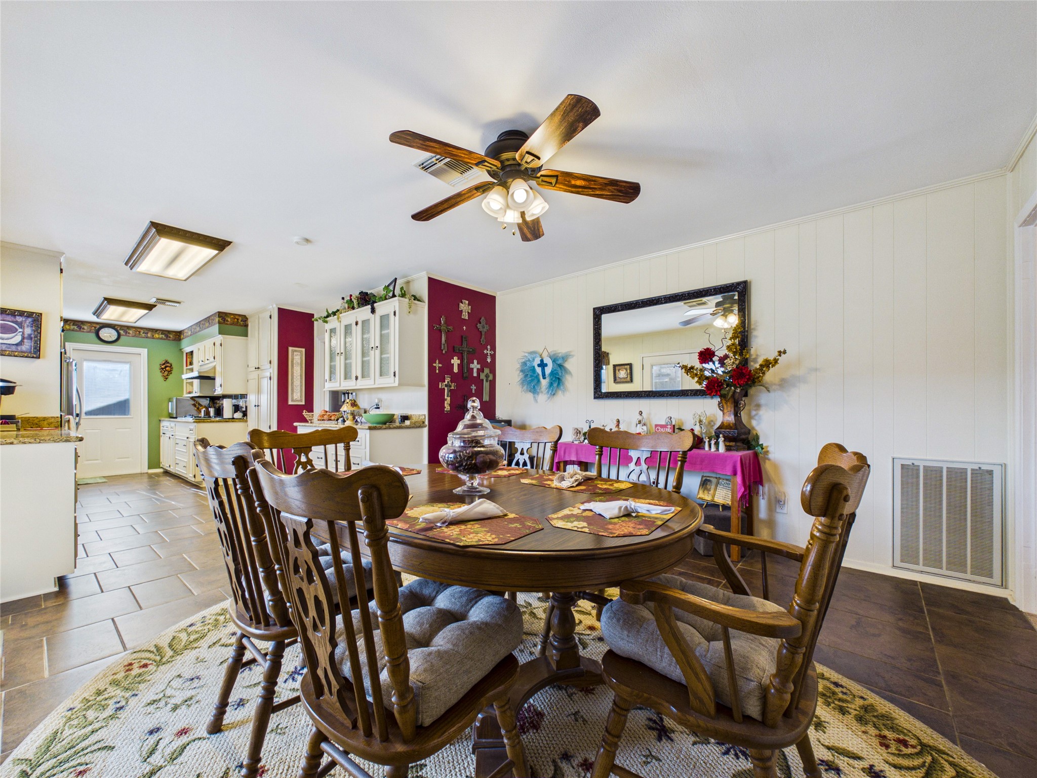 858 Shawnee Street, Houston, TX 77034