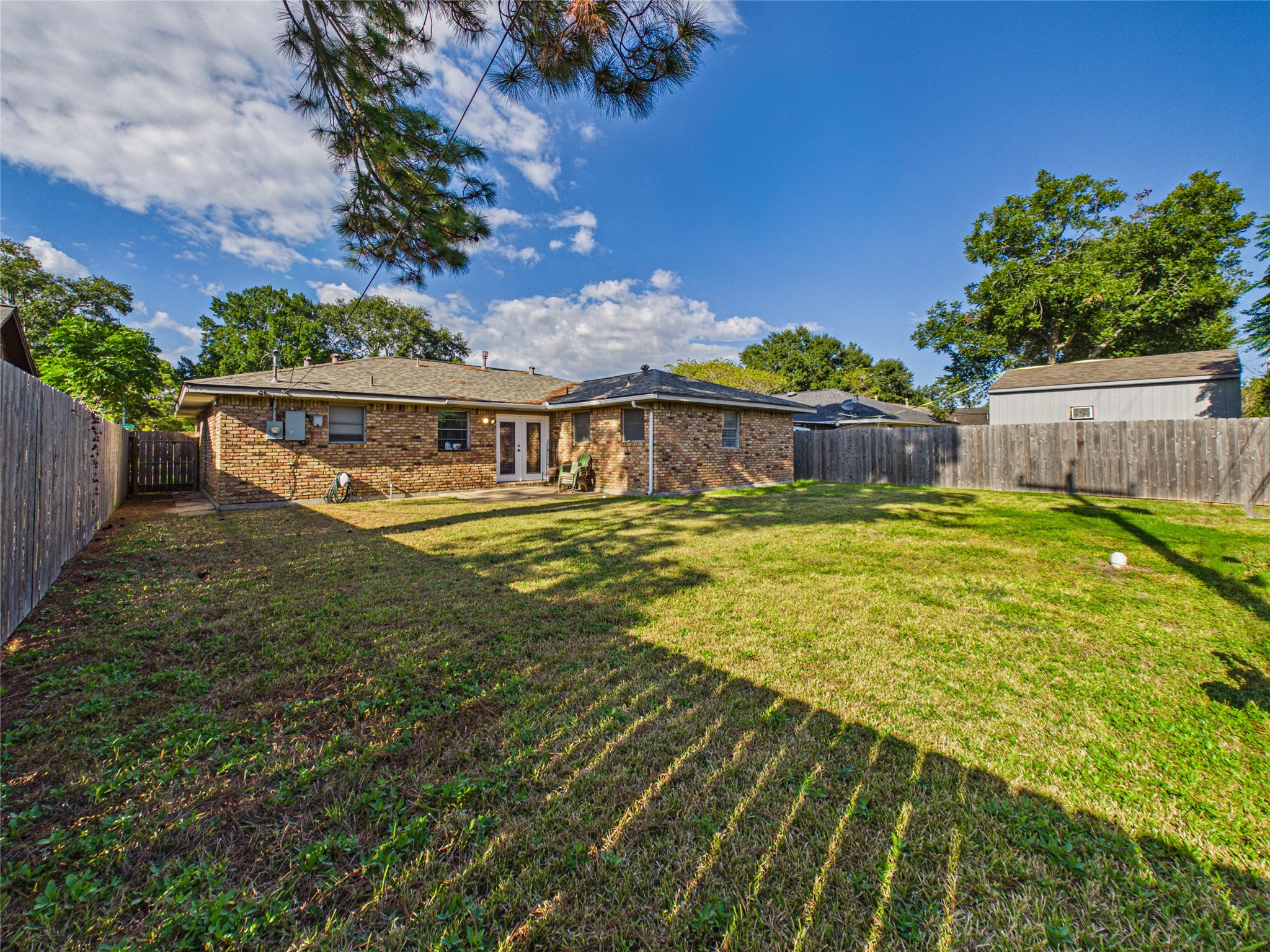 858 Shawnee Street, Houston, TX 77034