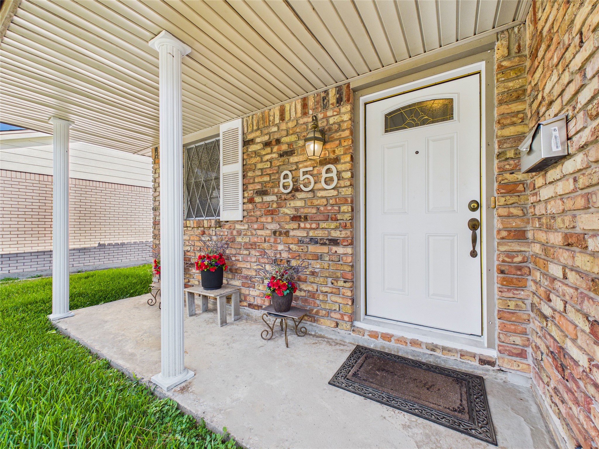 858 Shawnee Street, Houston, TX 77034