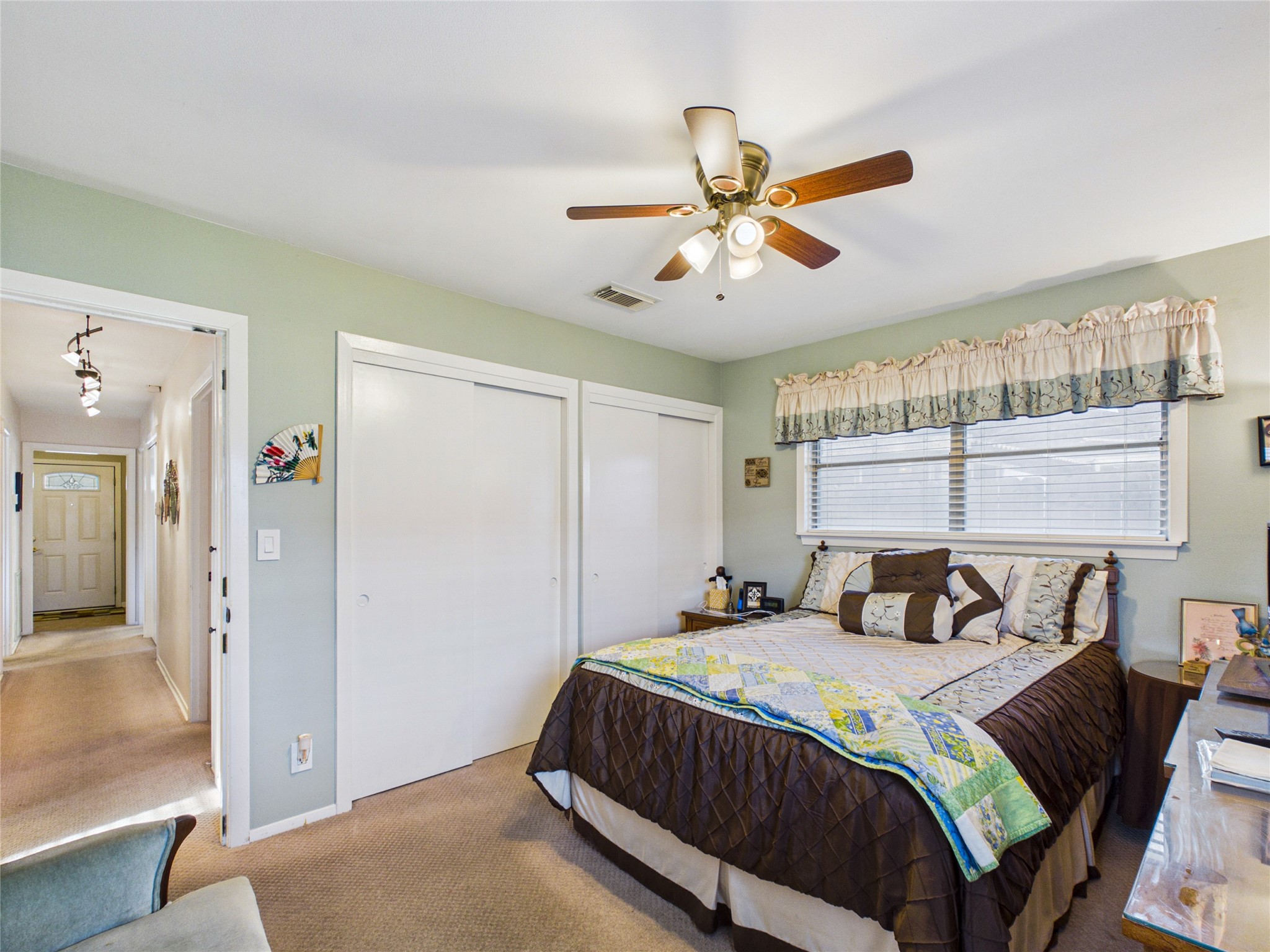858 Shawnee Street, Houston, TX 77034
