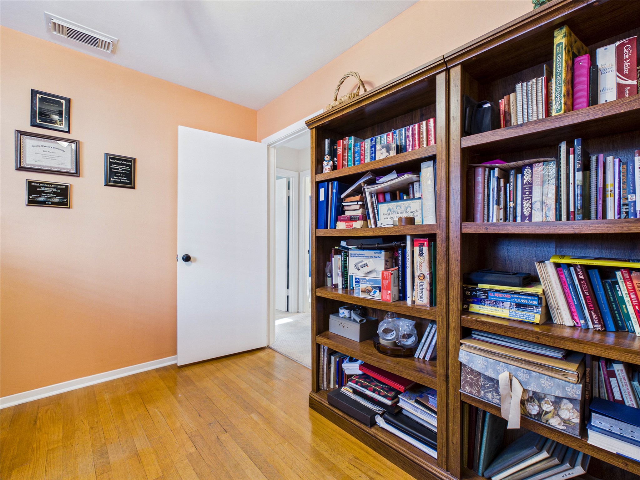 858 Shawnee Street, Houston, TX 77034