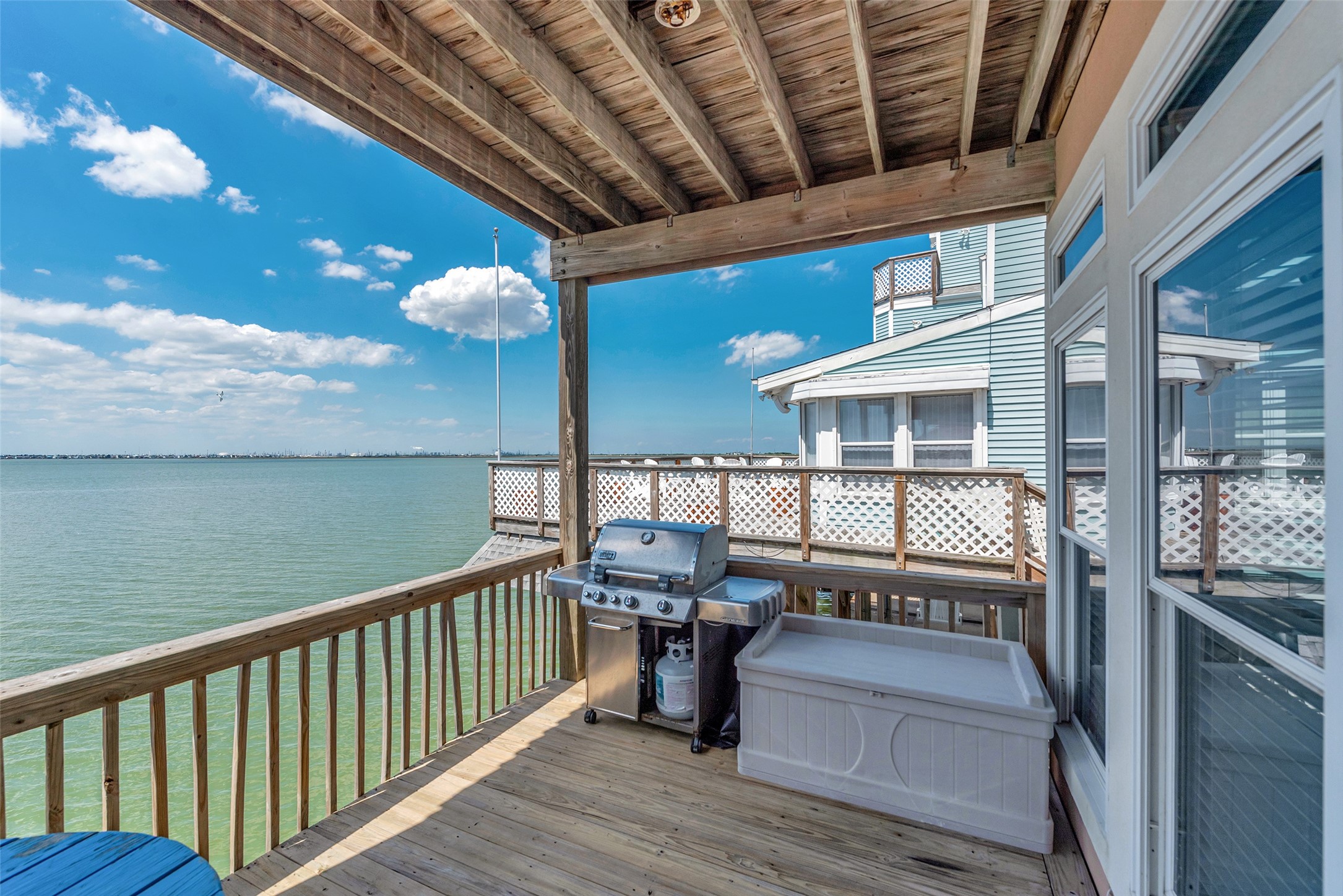 247 Isles End Road, Tiki Island, TX 77554