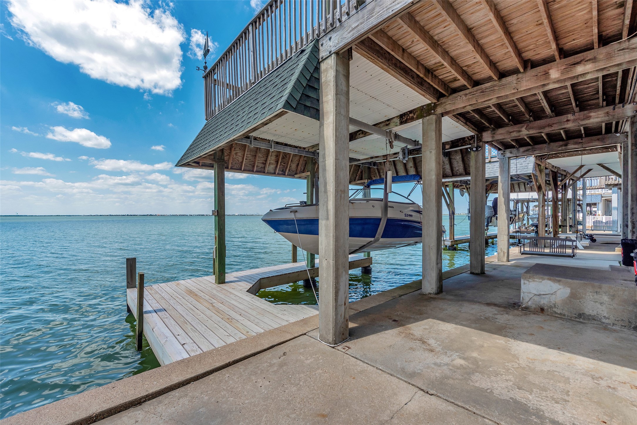 247 Isles End Road, Tiki Island, TX 77554