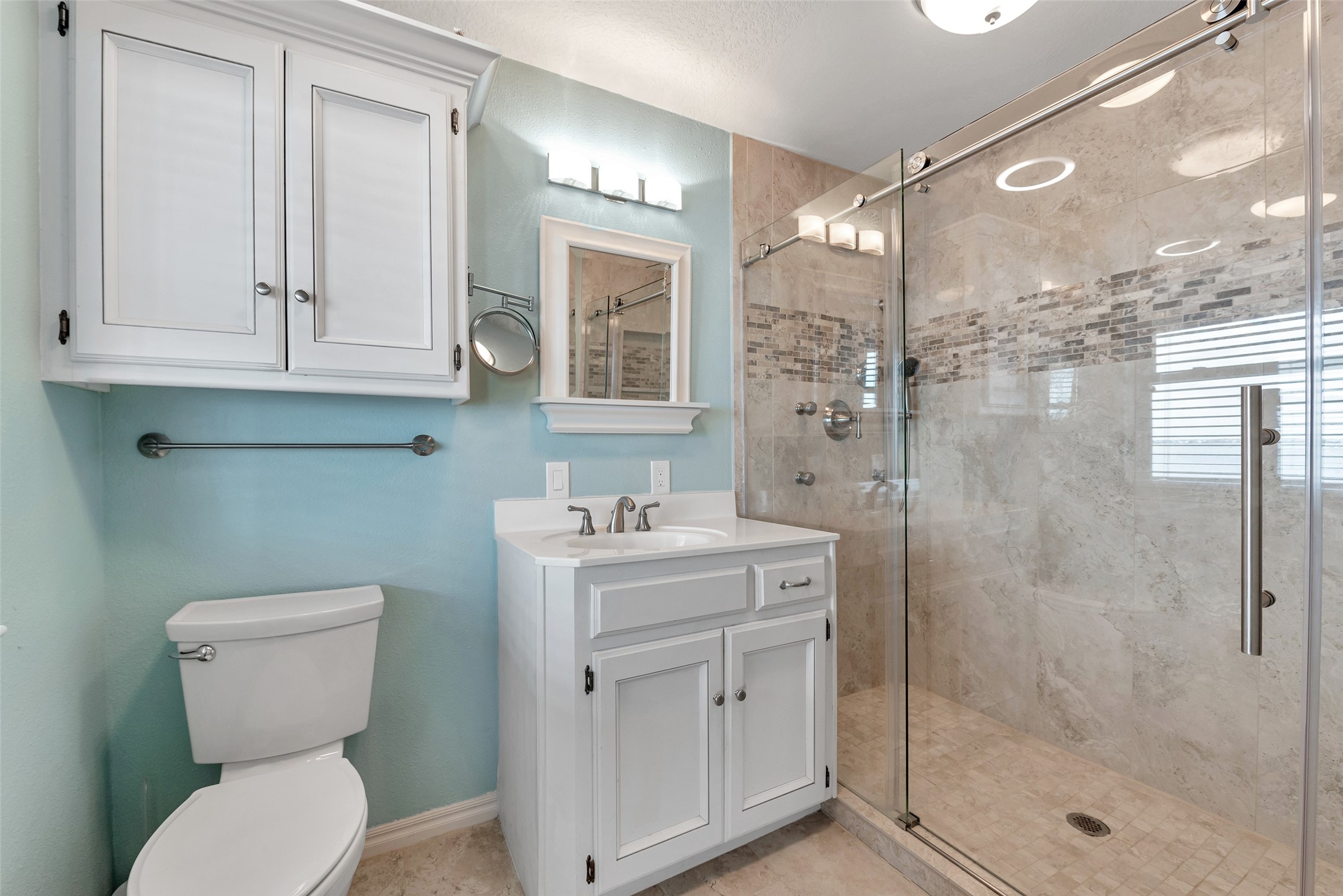 247 Isles End Road, Tiki Island, TX 77554