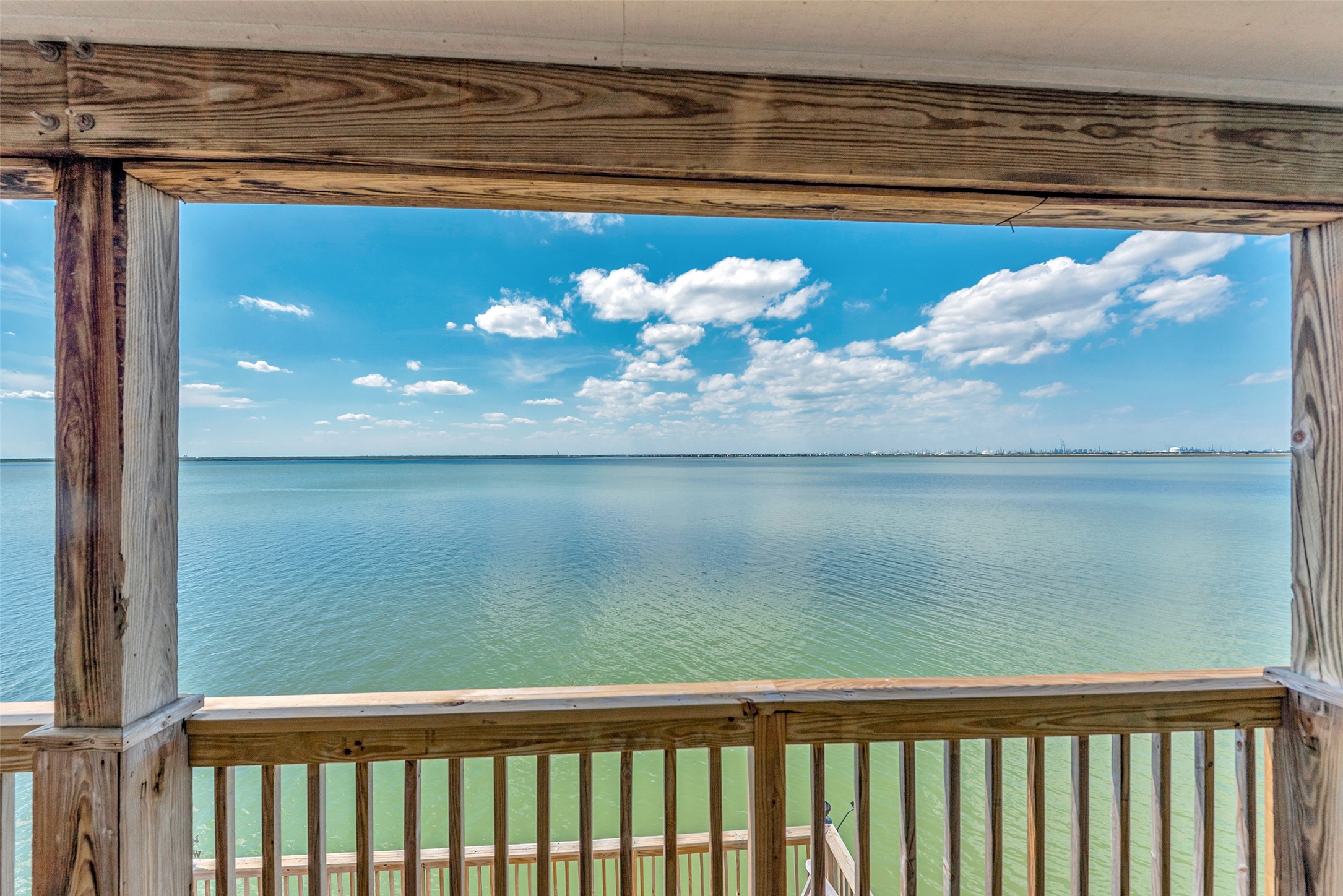247 Isles End Road, Tiki Island, TX 77554