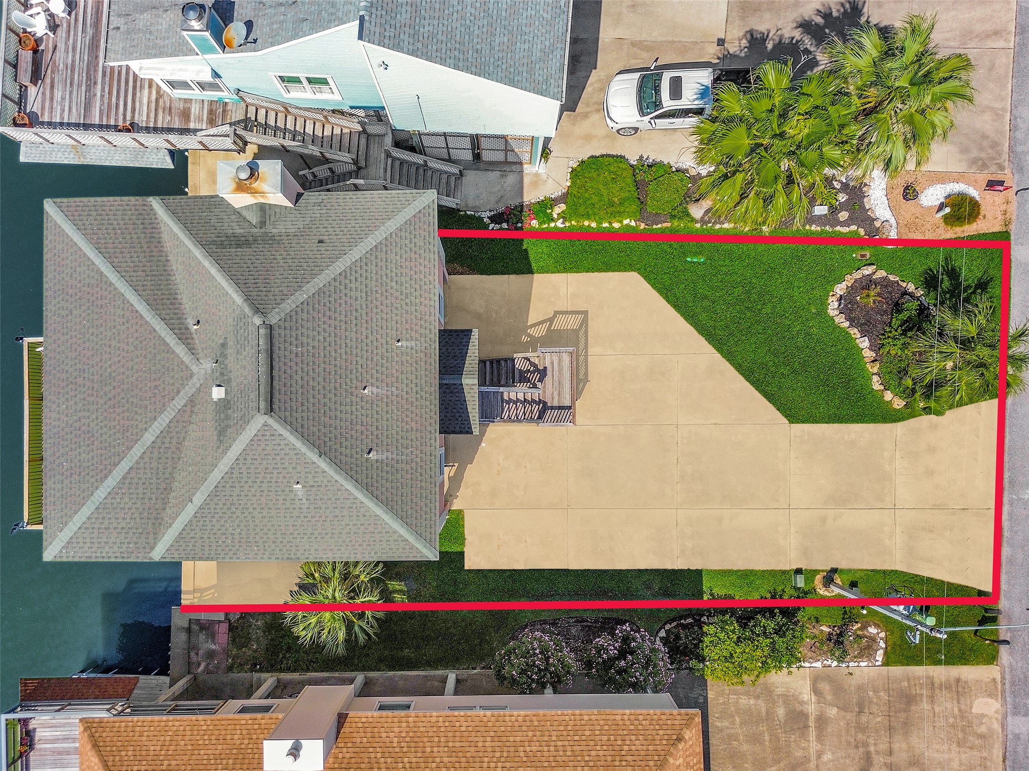 247 Isles End Road, Tiki Island, TX 77554