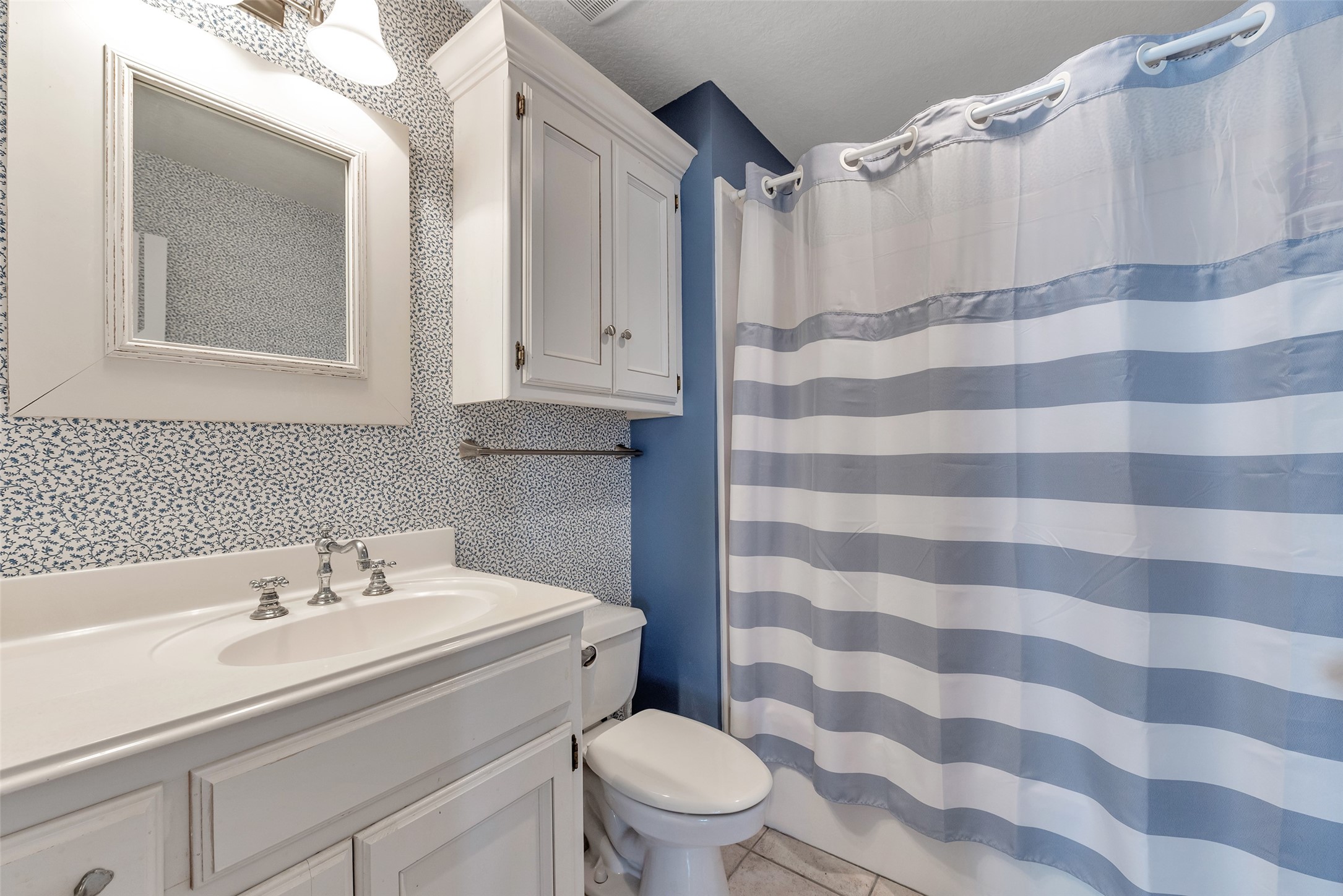 247 Isles End Road, Tiki Island, TX 77554