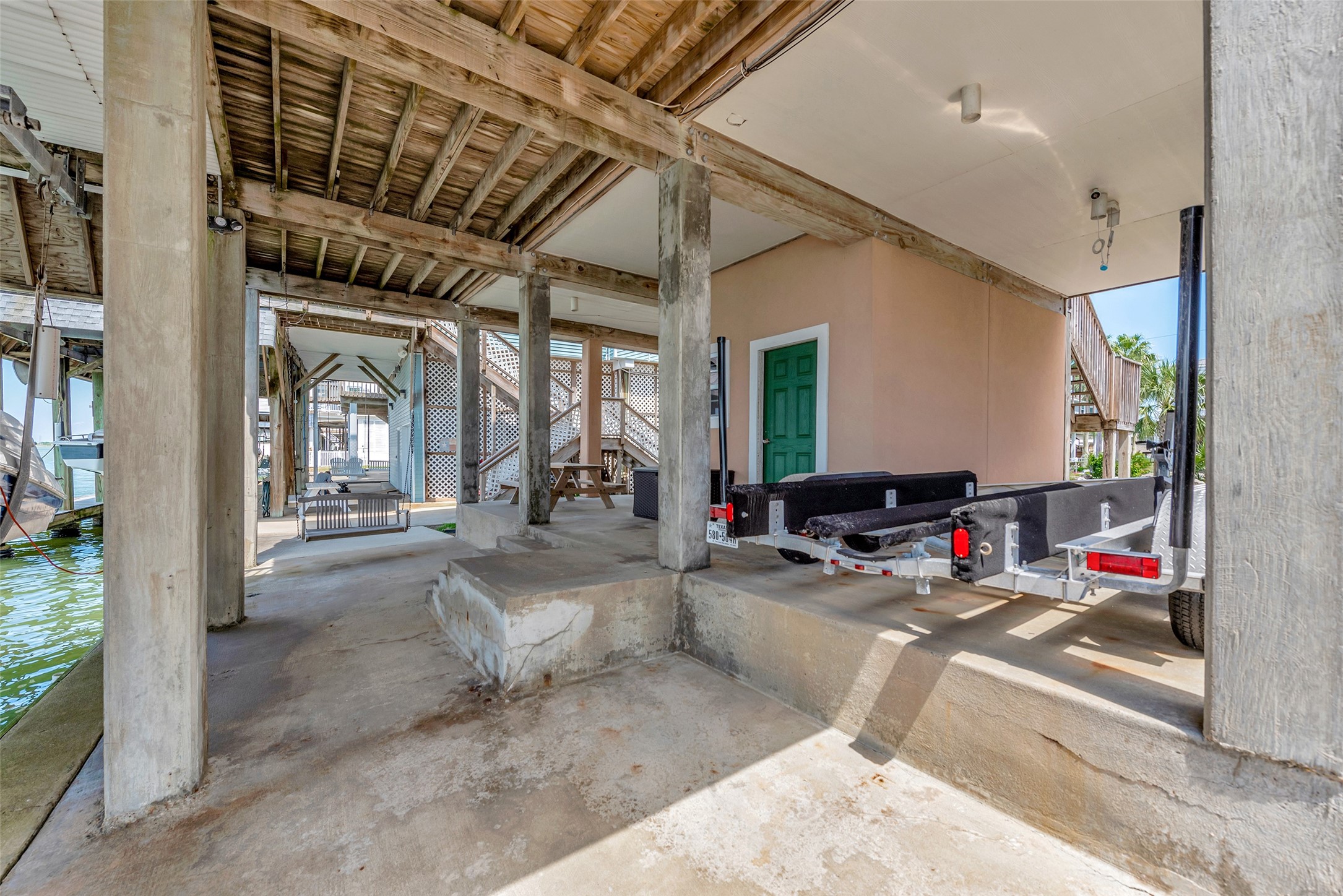247 Isles End Road, Tiki Island, TX 77554
