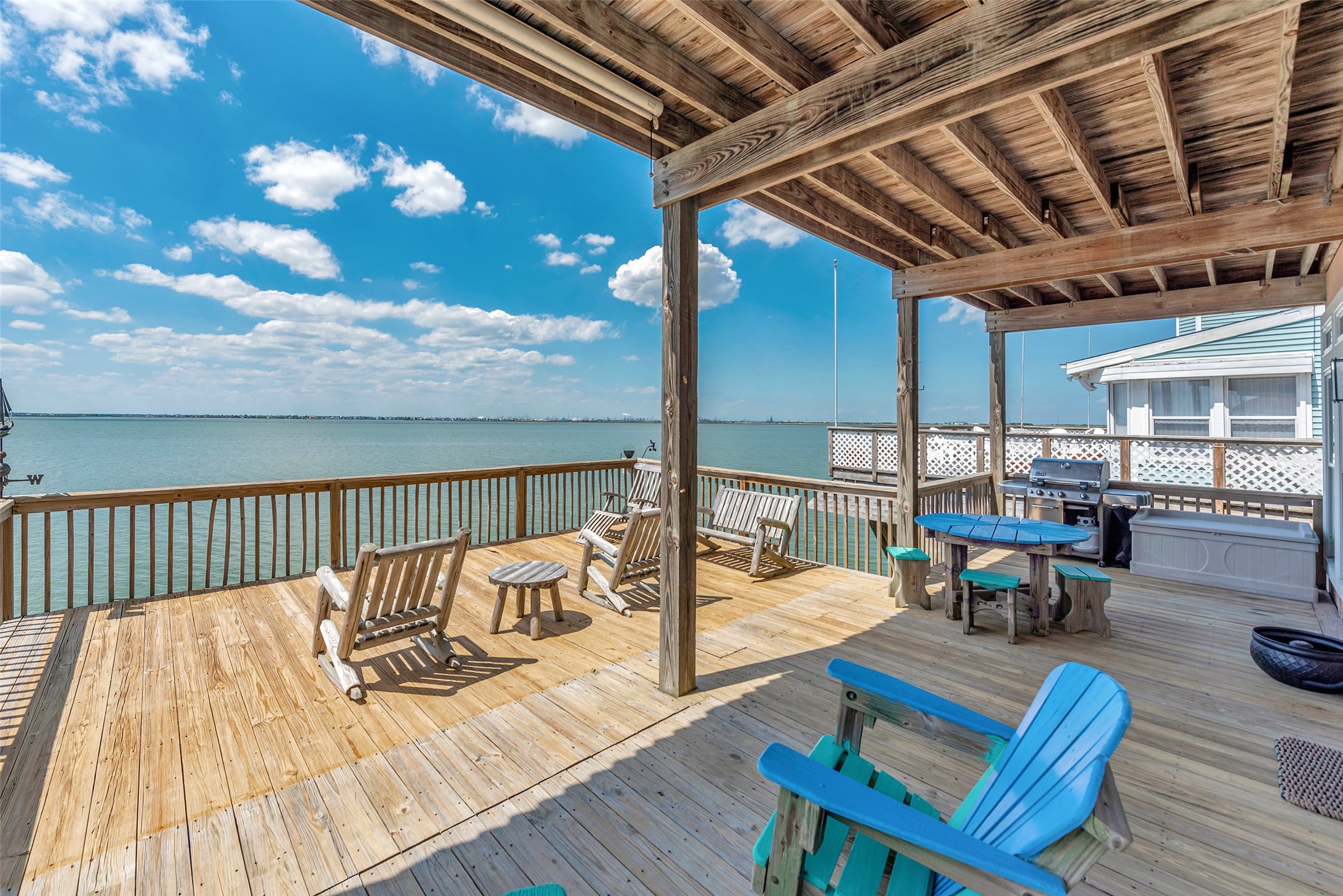 247 Isles End Road, Tiki Island, TX 77554