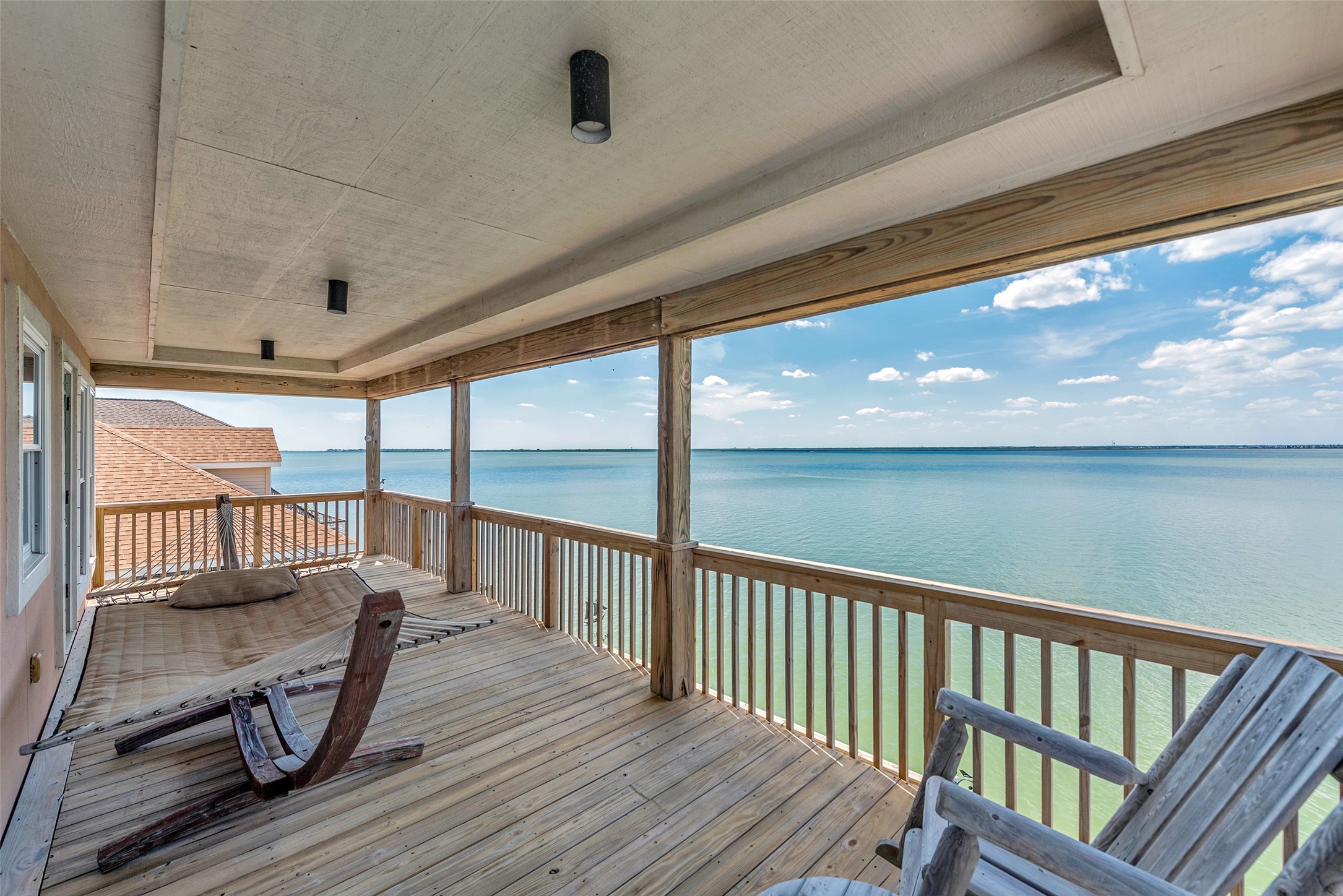 247 Isles End Road, Tiki Island, TX 77554