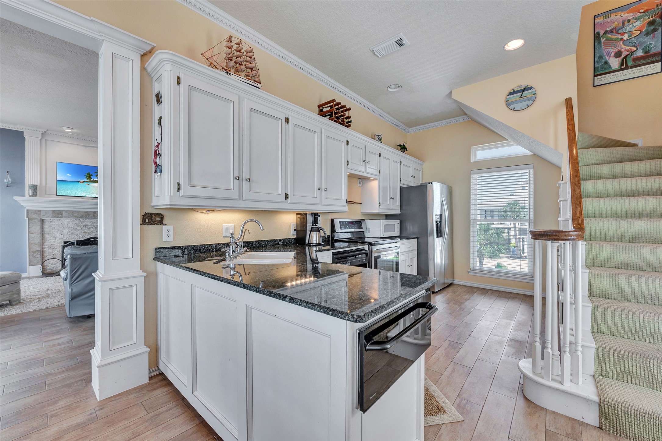 247 Isles End Road, Tiki Island, TX 77554