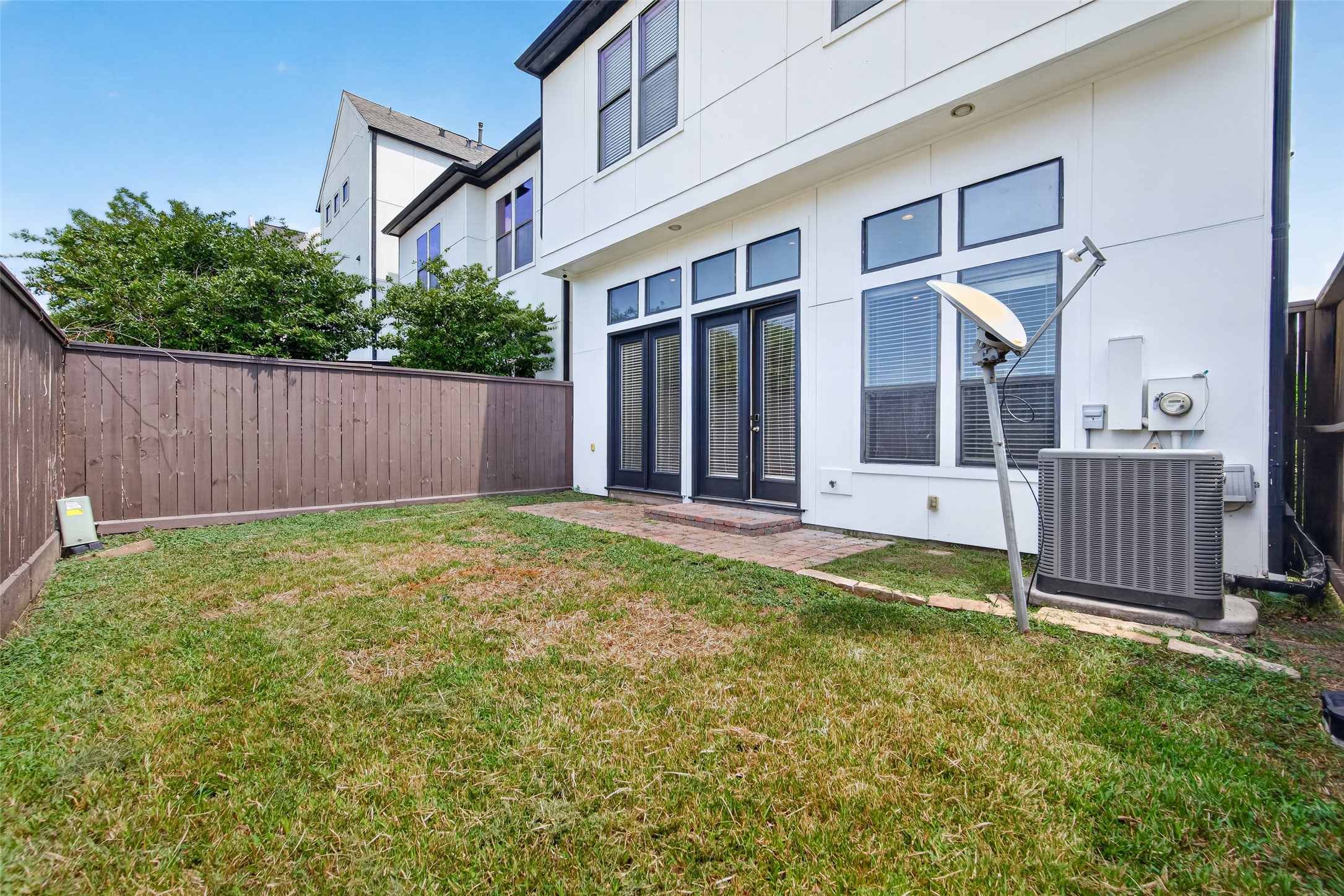 9948 Woodwind Lane N, Houston, TX 77025