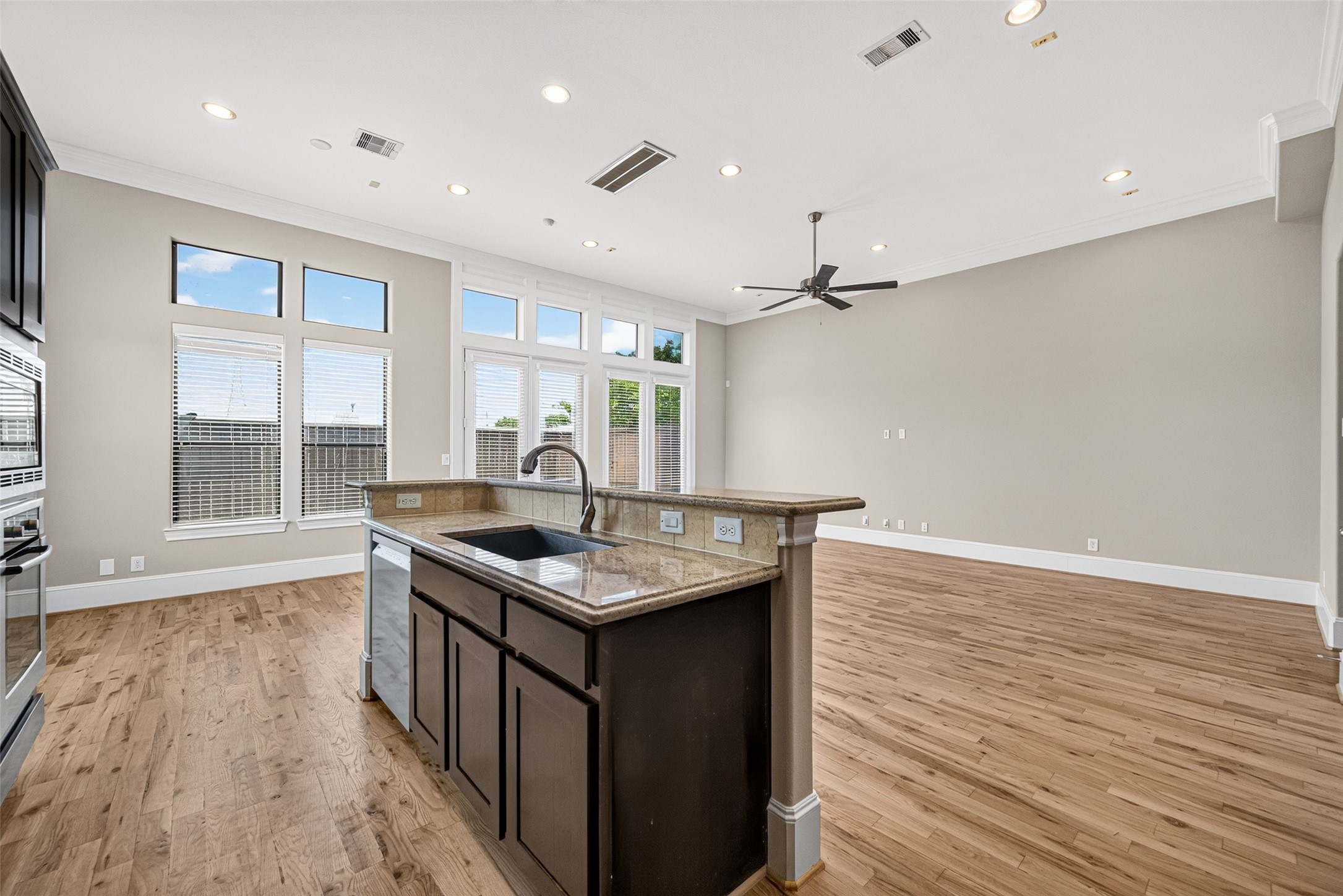 9948 Woodwind Lane N, Houston, TX 77025