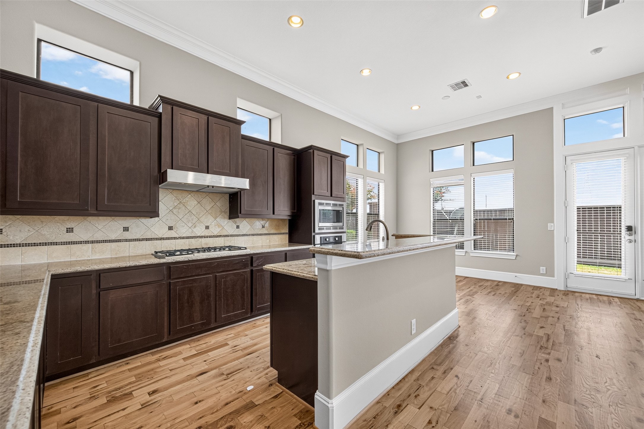 9948 Woodwind Lane N, Houston, TX 77025