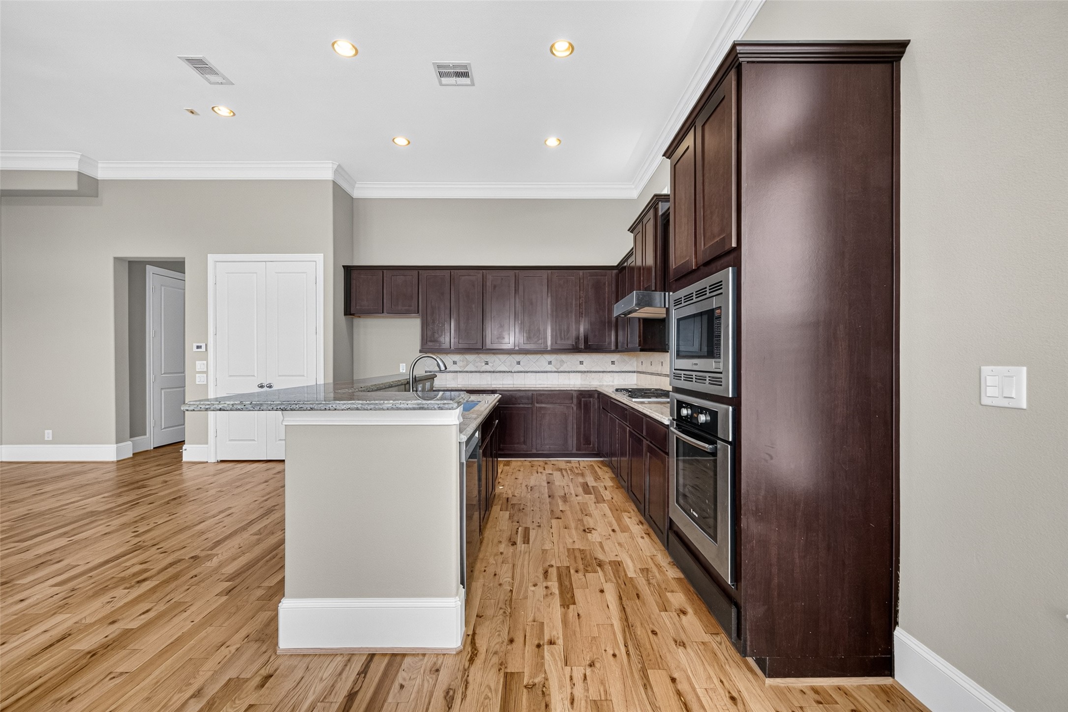 9948 Woodwind Lane N, Houston, TX 77025