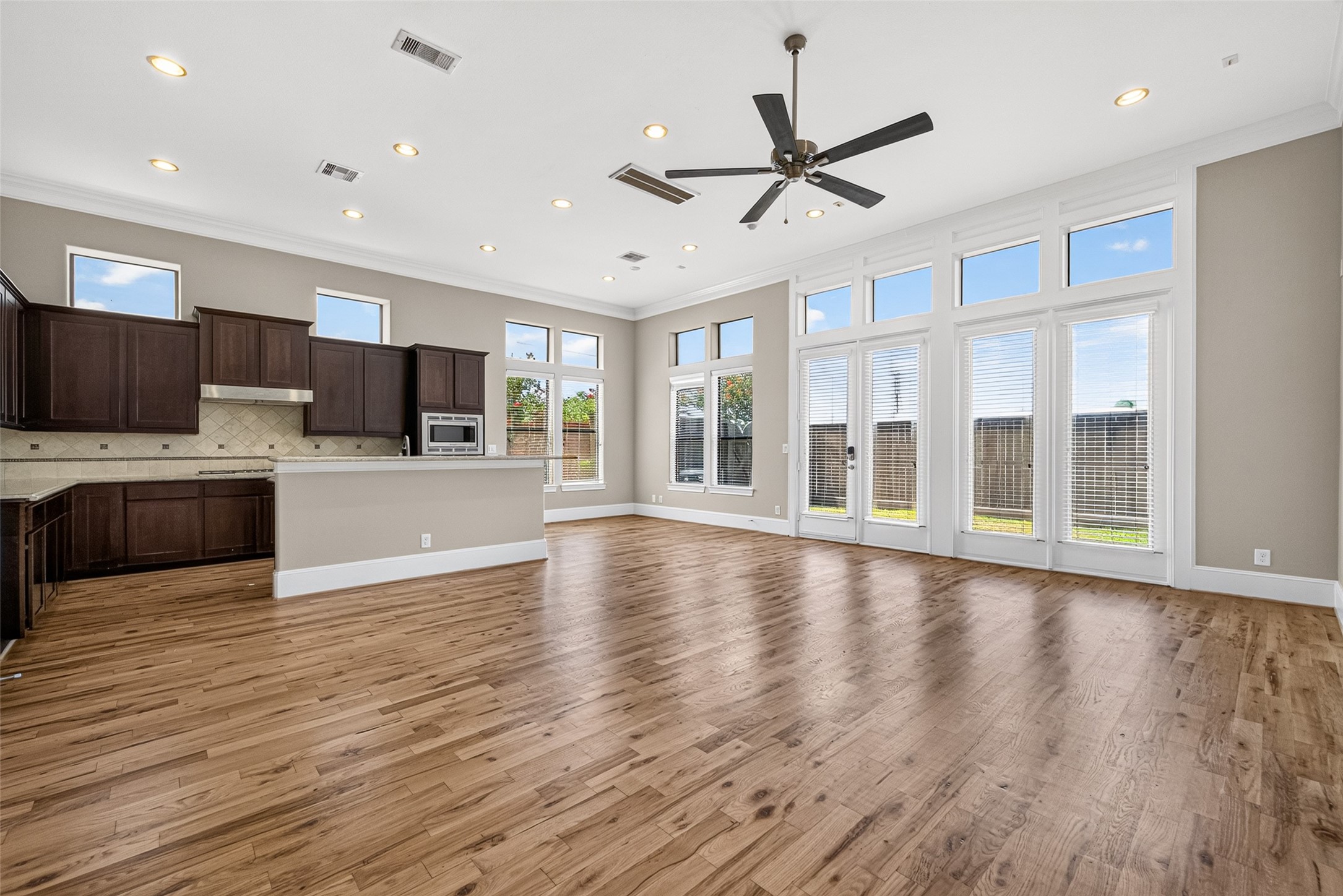 9948 Woodwind Lane N, Houston, TX 77025