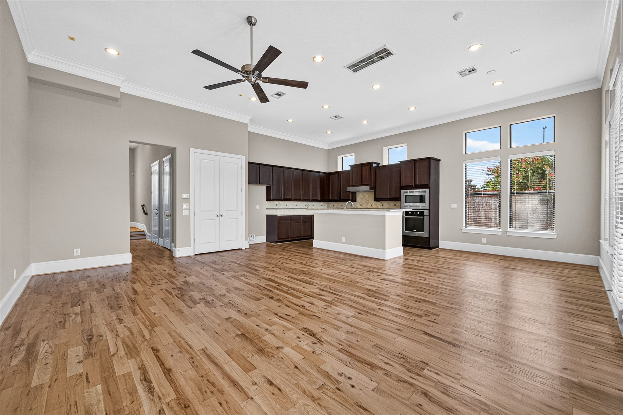 9948 Woodwind Lane N, Houston, TX 77025