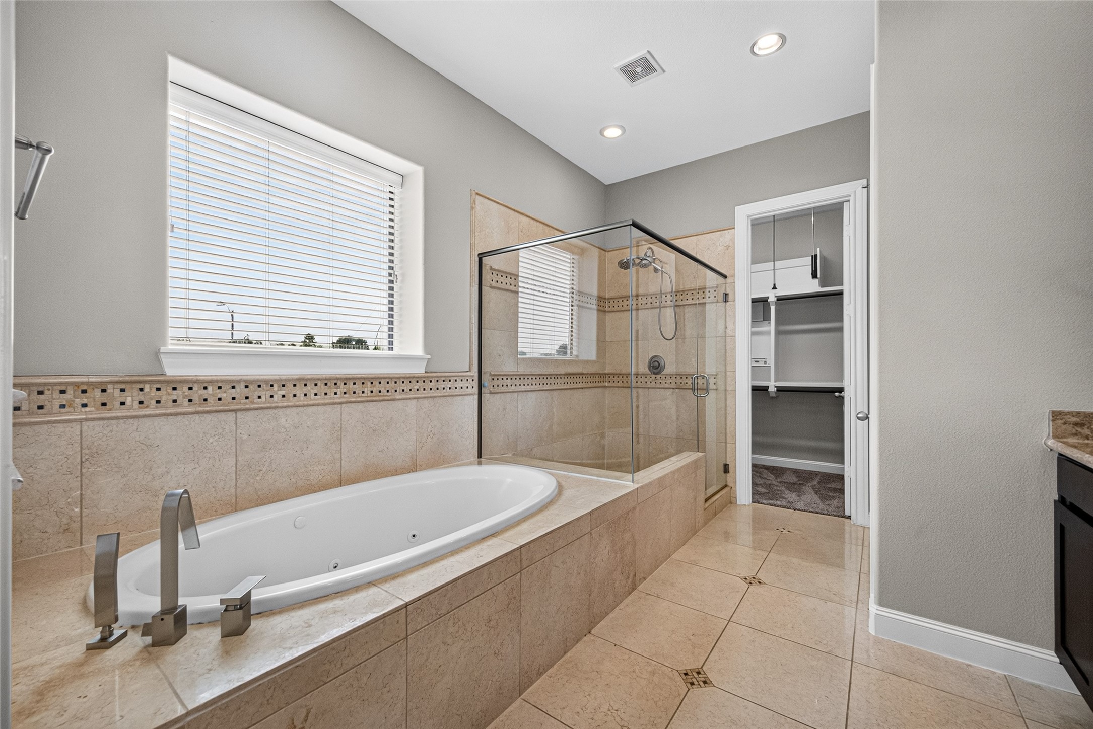 9948 Woodwind Lane N, Houston, TX 77025