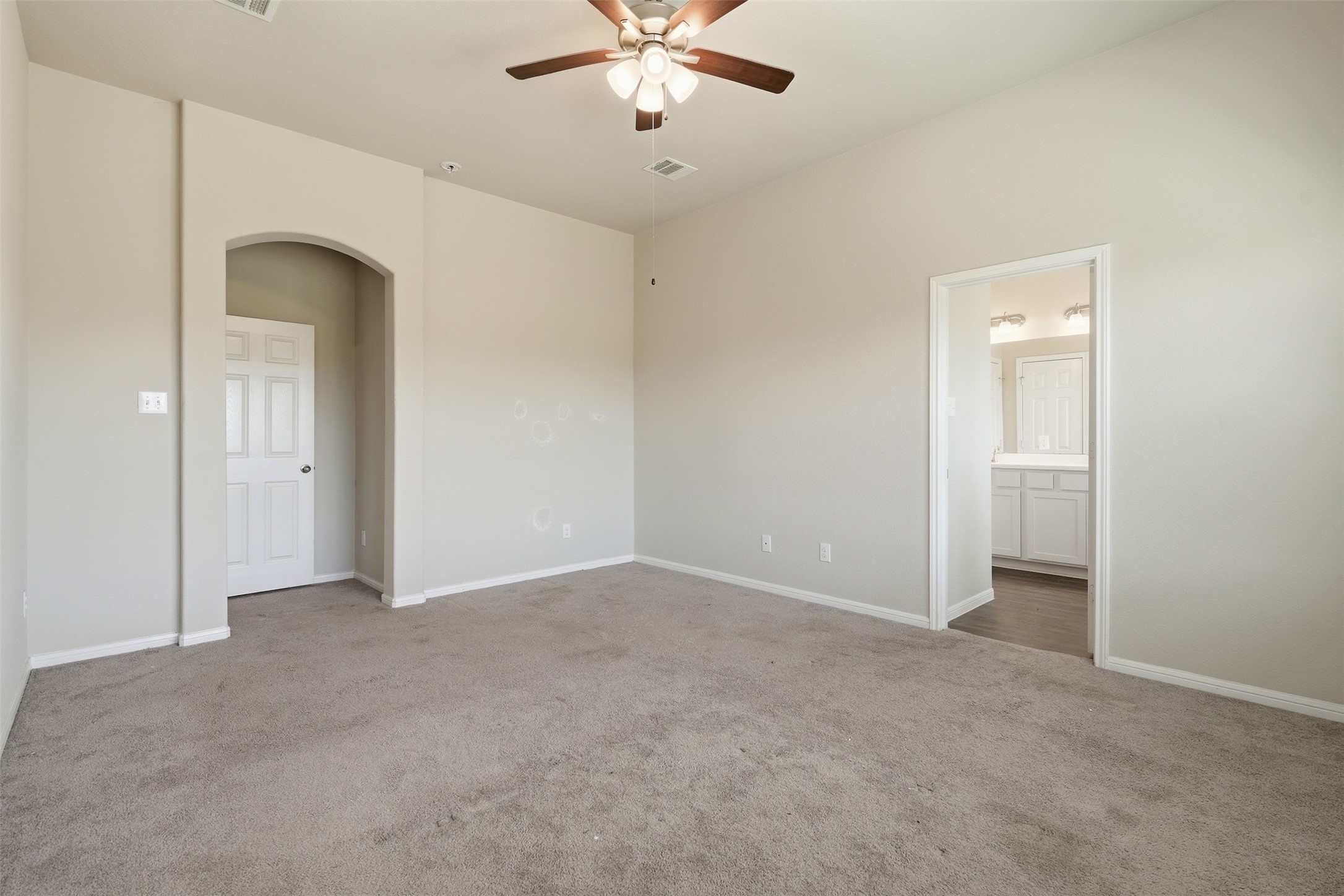 4305 E Bayou Maison Circle, Dickinson, TX 77539