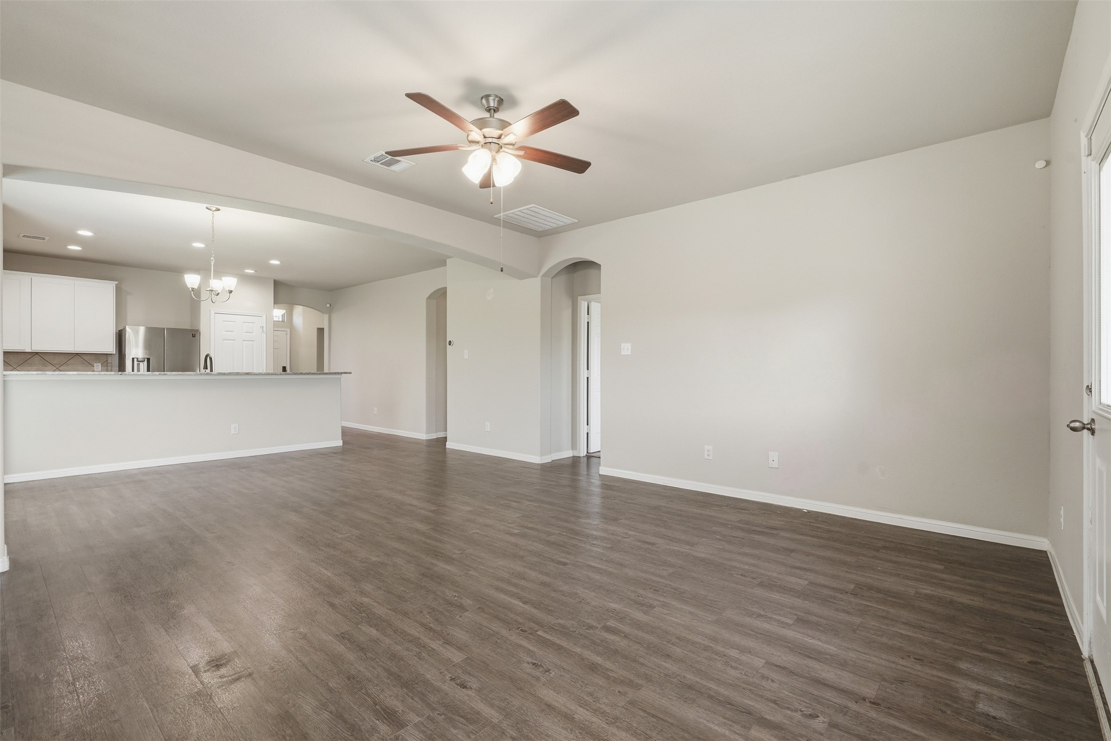 4305 E Bayou Maison Circle, Dickinson, TX 77539