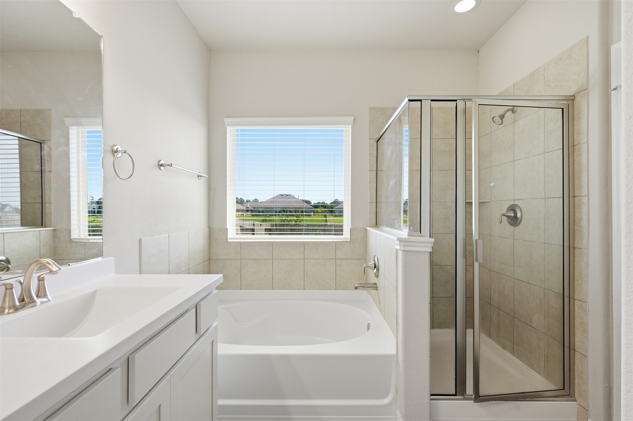 4305 E Bayou Maison Circle, Dickinson, TX 77539