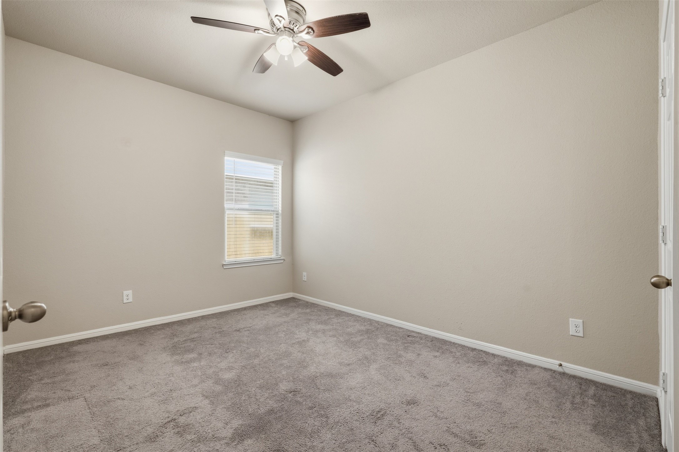 4305 E Bayou Maison Circle, Dickinson, TX 77539