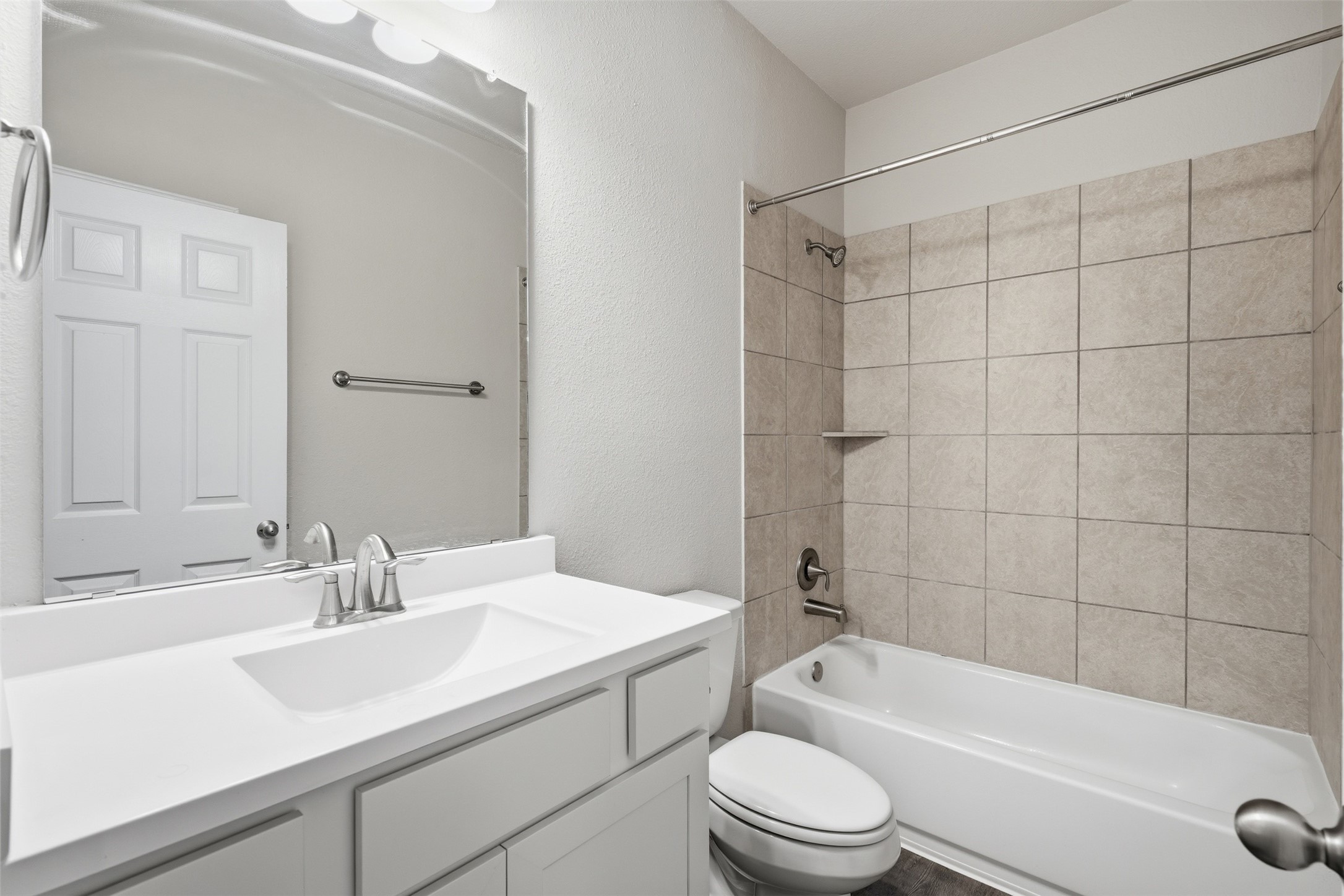4305 E Bayou Maison Circle, Dickinson, TX 77539