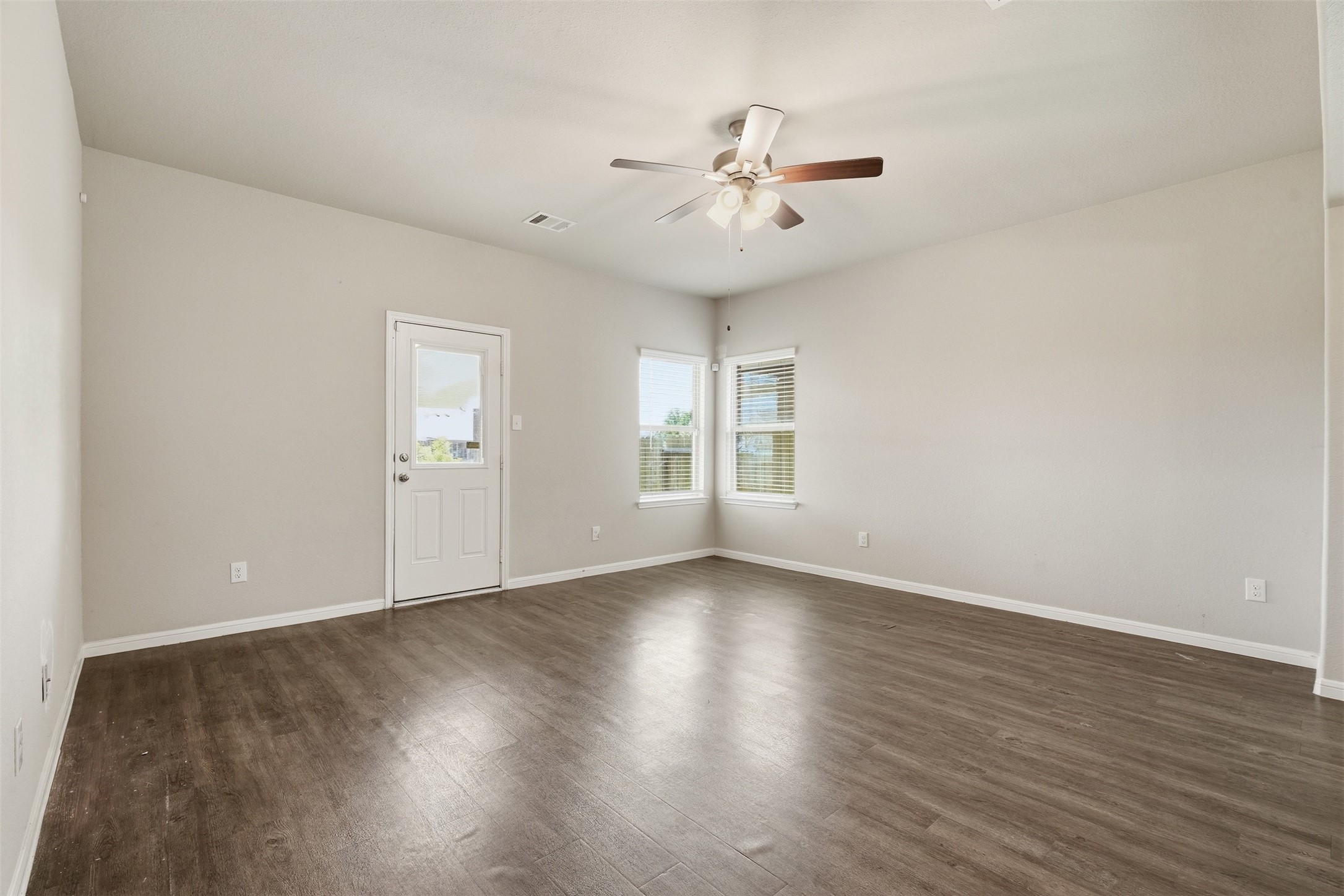 4305 E Bayou Maison Circle, Dickinson, TX 77539