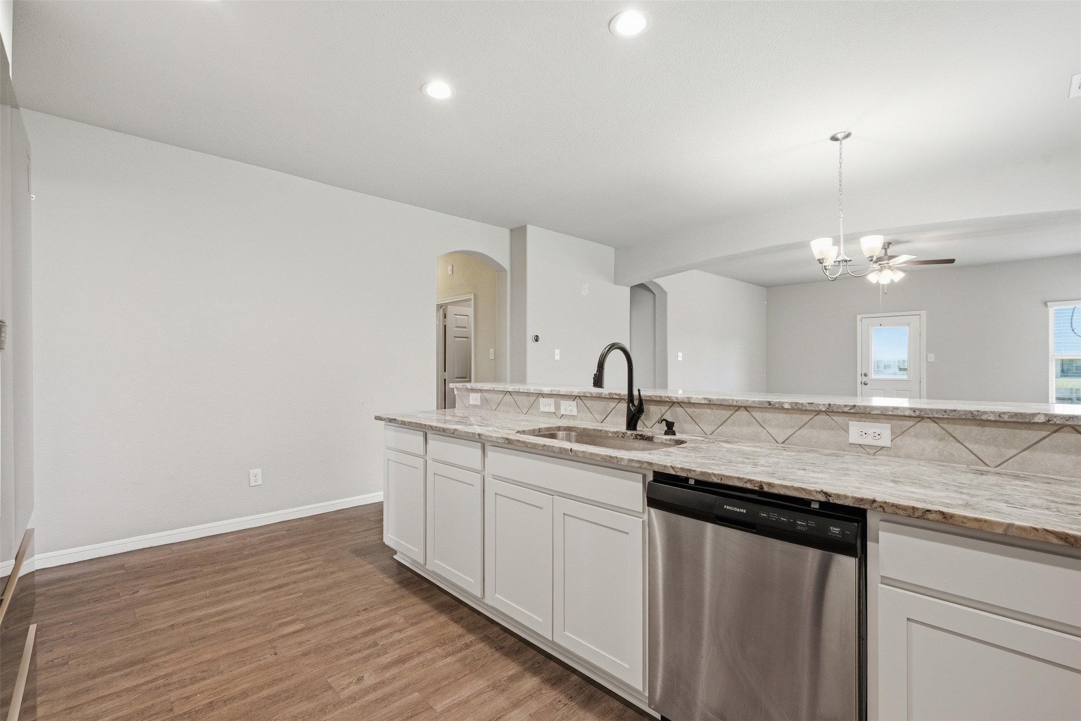 4305 E Bayou Maison Circle, Dickinson, TX 77539 4305 E Bayou Maison Circle, Dickinson, TX 77539