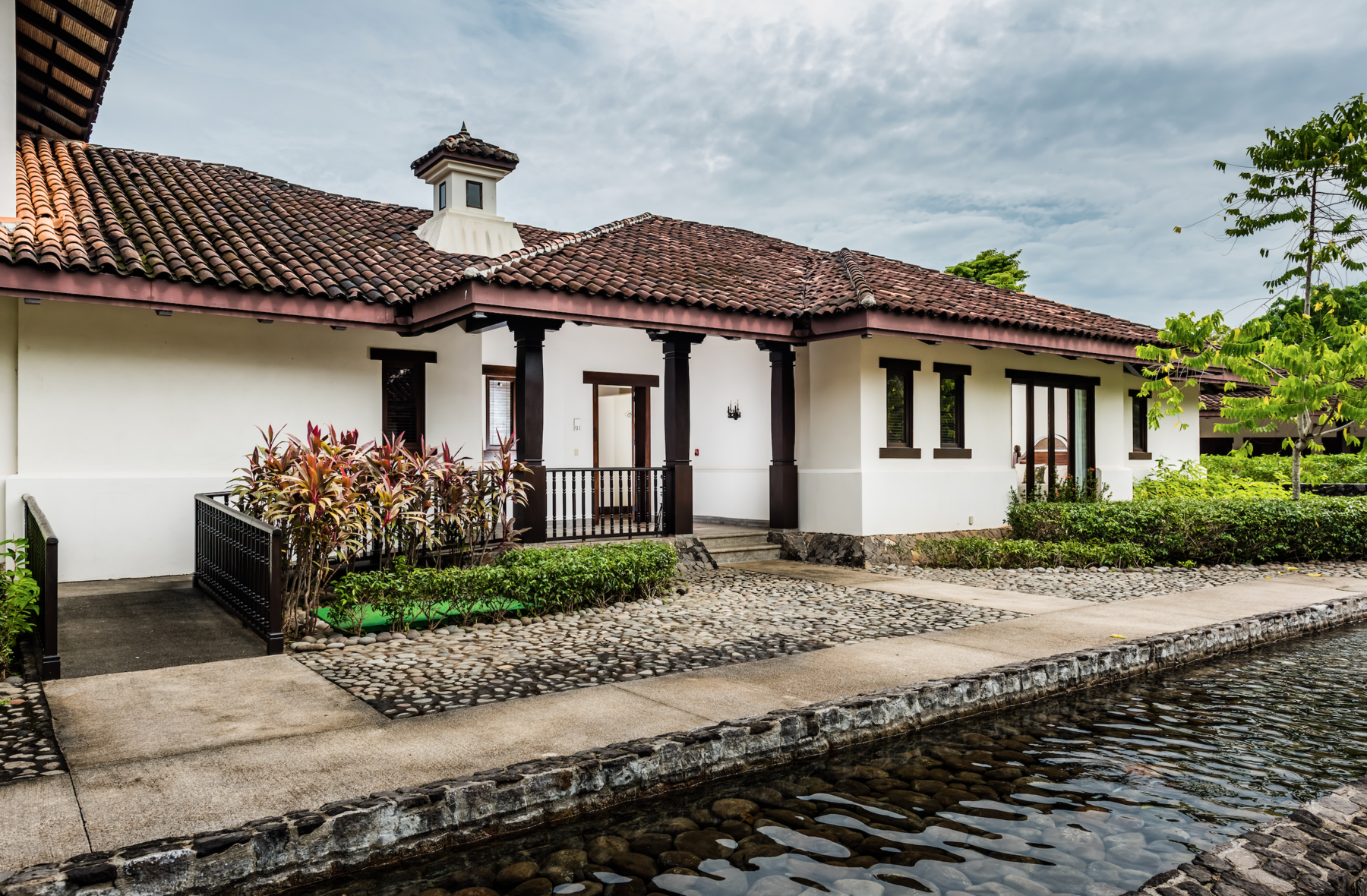 Haciendas Spanish Colonial Houses レア洋書 15951690625568862.png