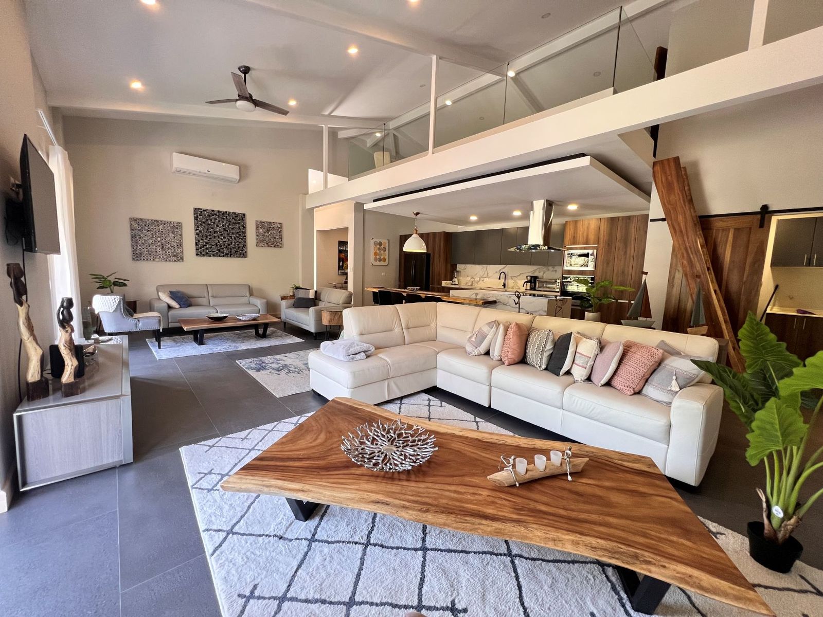 Curated visual reference: Penthouse Apartments With Indoor Tennis Rentals Reference: Truly A Unique Place 5 Bedroom Penthouse Two Pools Tennis