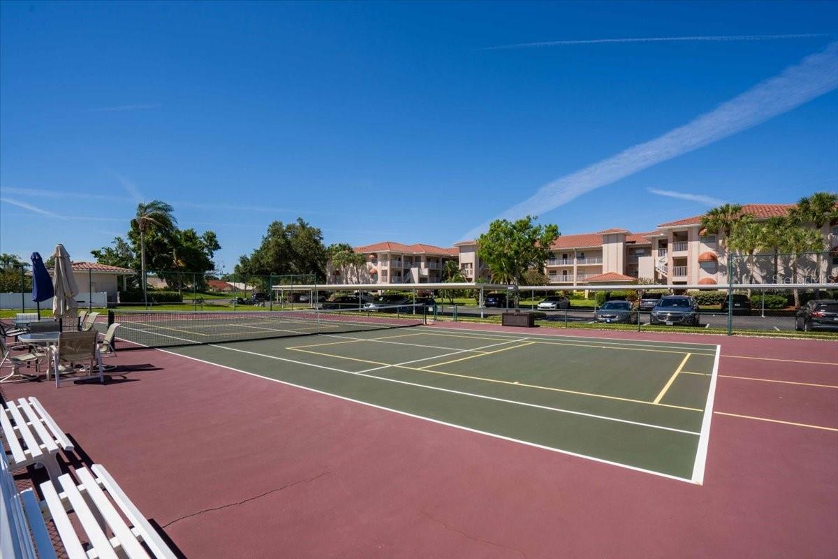 pickle ball courts