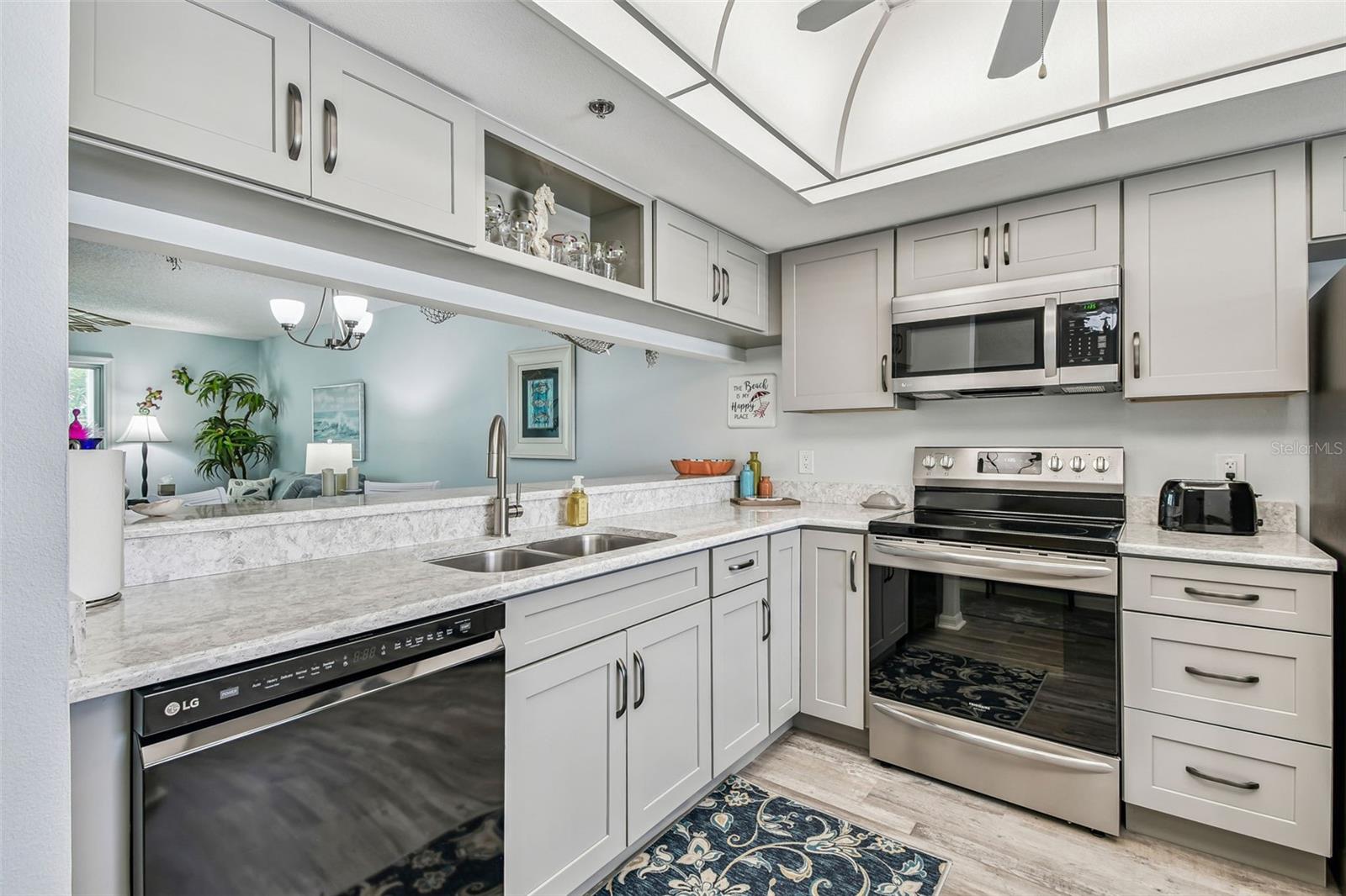 7301 29TH AVE DR W, #202, Bradenton, FL 34209