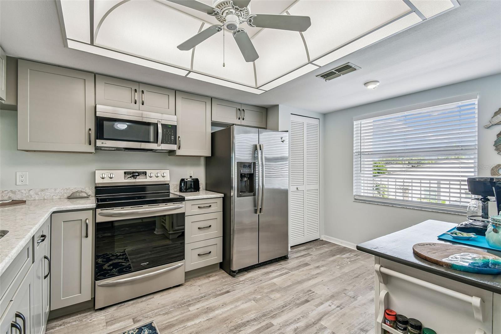 7301 29TH AVE DR W, #202, Bradenton, FL 34209