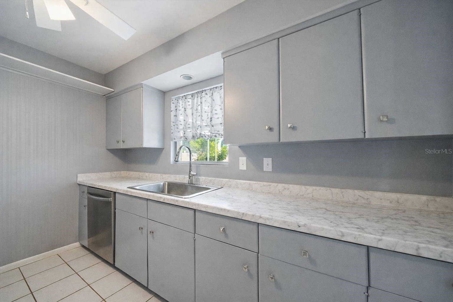 2534 WANETA DRIVE, Sarasota, FL 34231