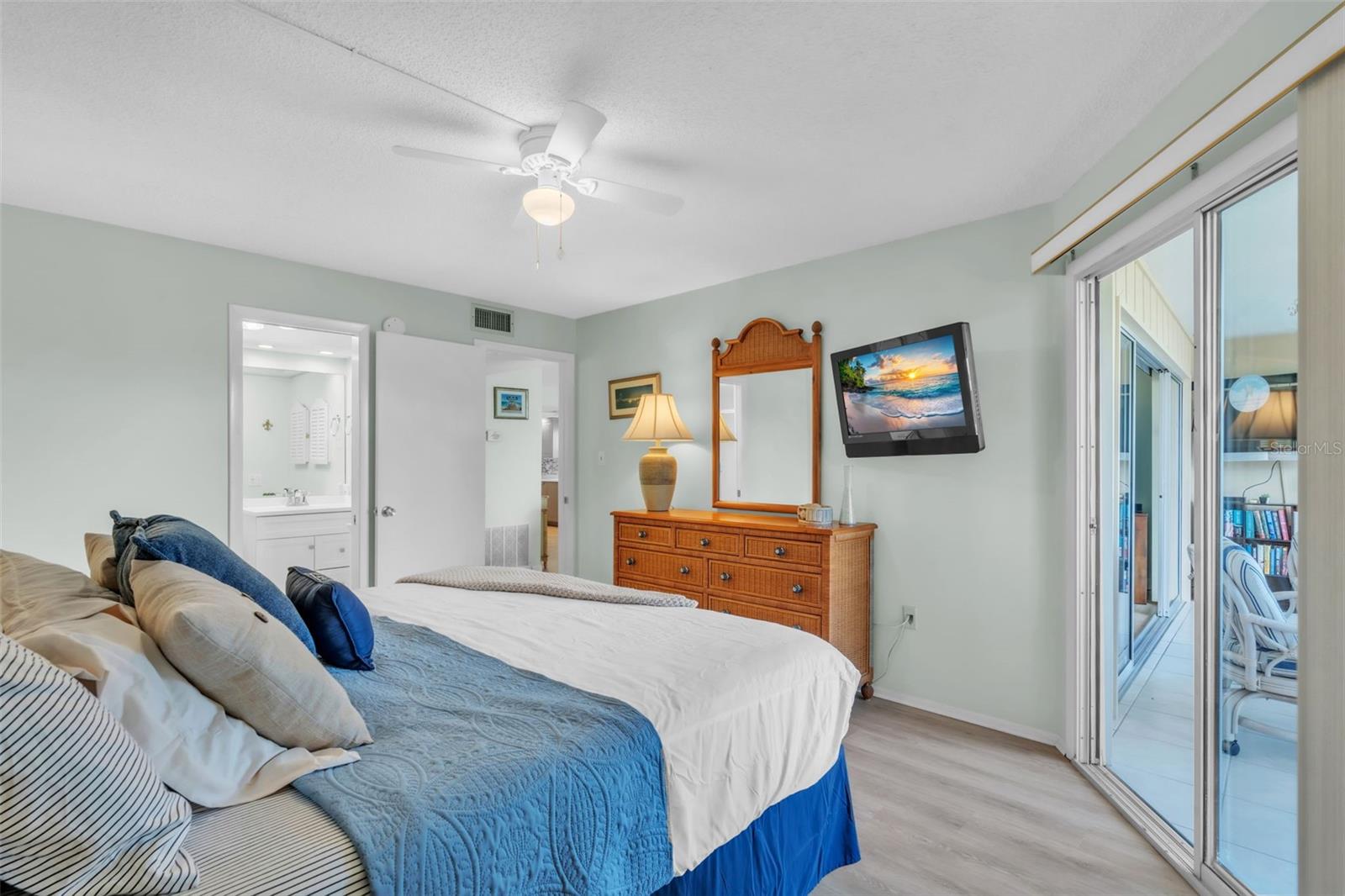 600 MANATEE AVENUE, #145, Holmes Beach, FL 34217