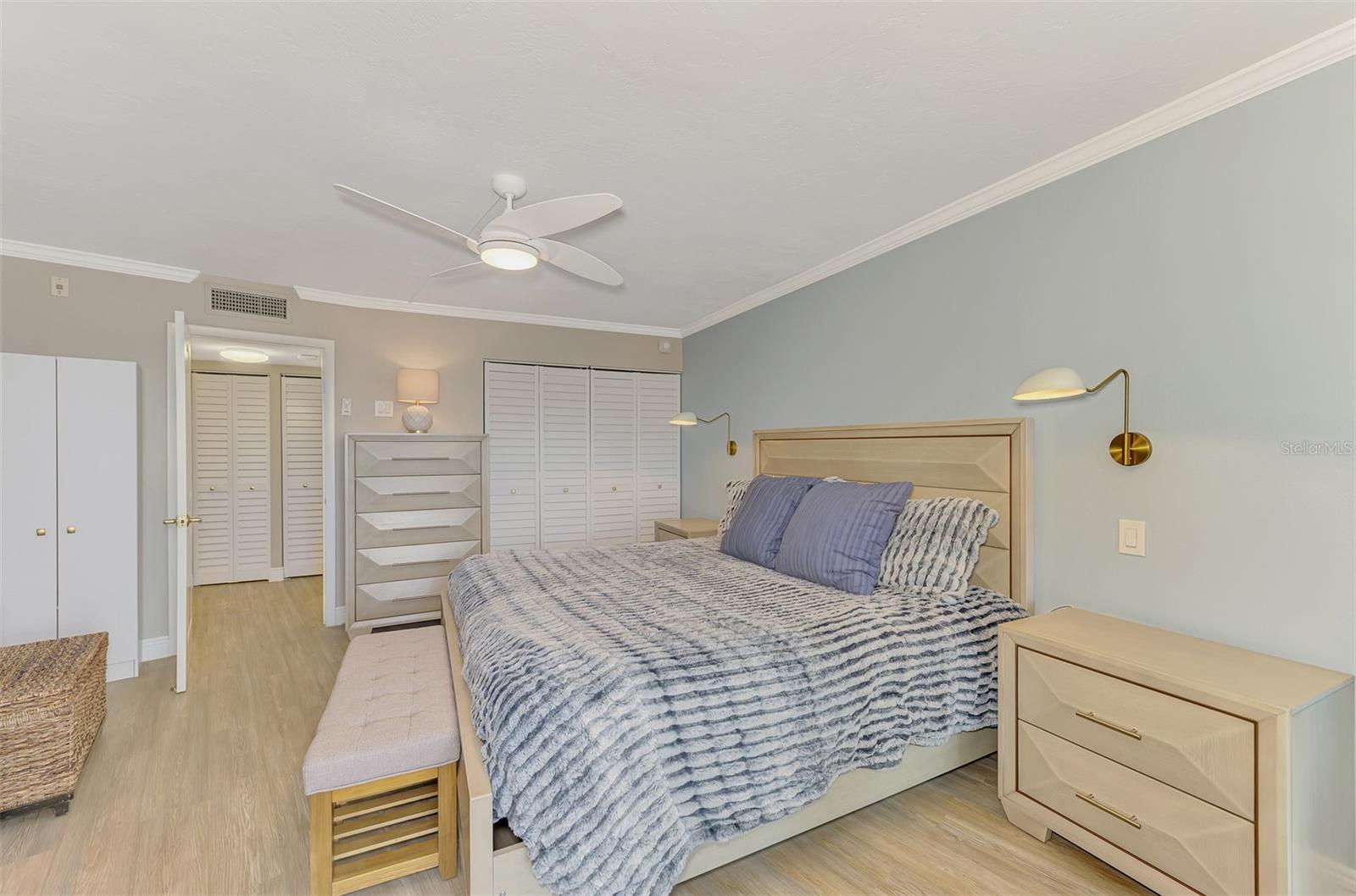 5855 MIDNIGHT PASS ROAD, #333, Sarasota, FL 34242