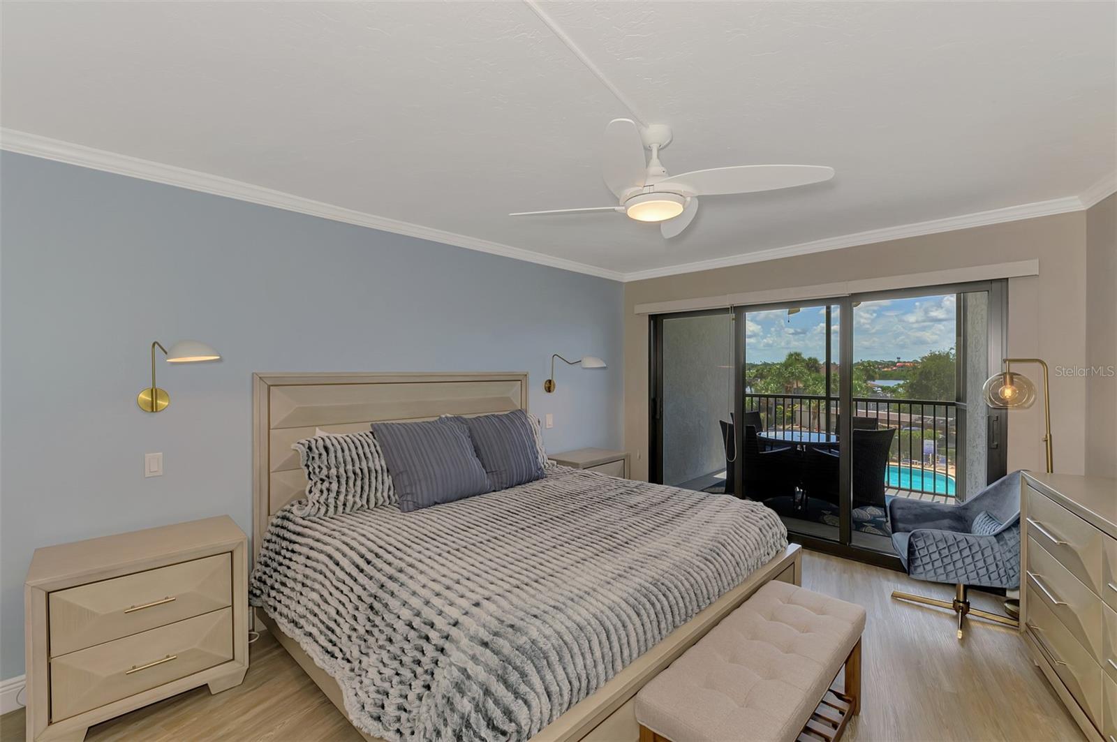 5855 MIDNIGHT PASS ROAD, #333, Sarasota, FL 34242