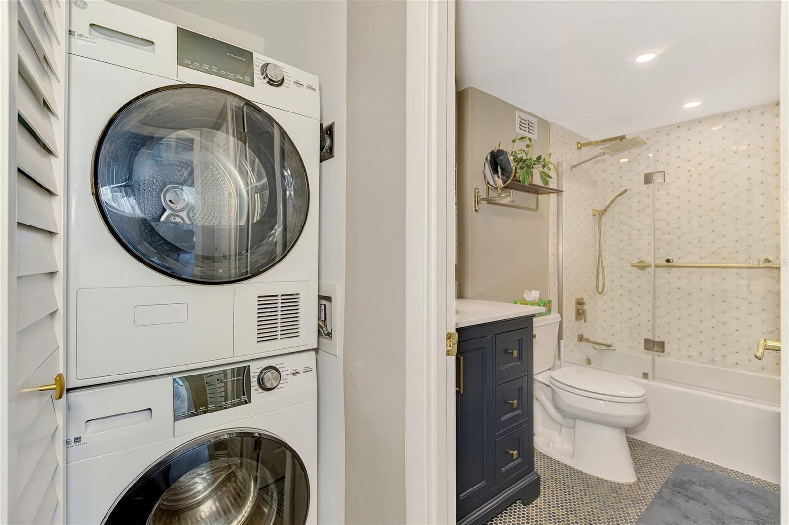 5855 MIDNIGHT PASS ROAD, #333, Sarasota, FL 34242