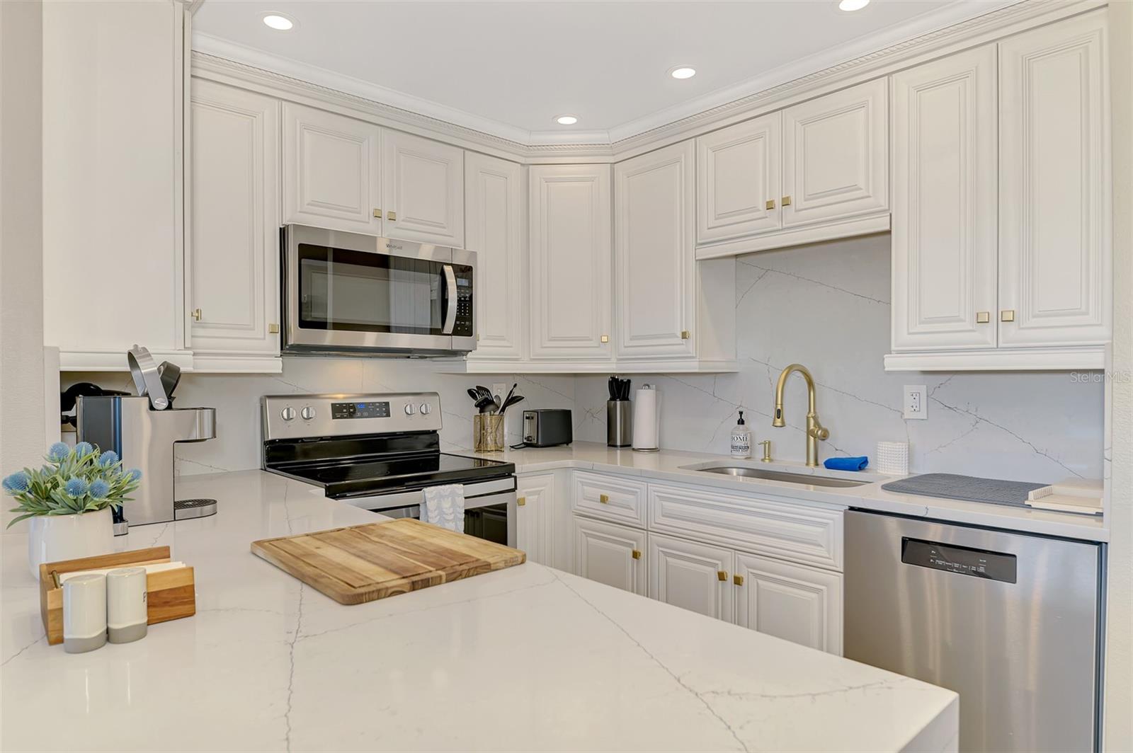 5855 MIDNIGHT PASS ROAD, #333, Sarasota, FL 34242