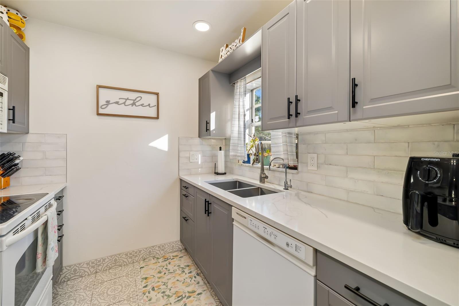 5023 VILLAGE GARDENS DRIVE, #29, Sarasota, FL 34234