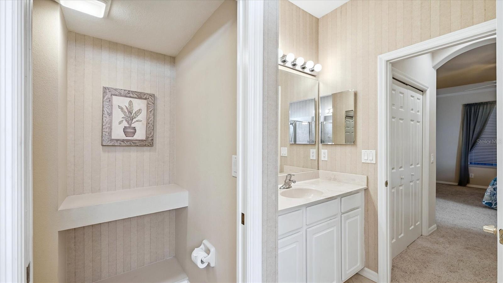 5704 WHITE JASMINE WAY, North Port, FL 34287