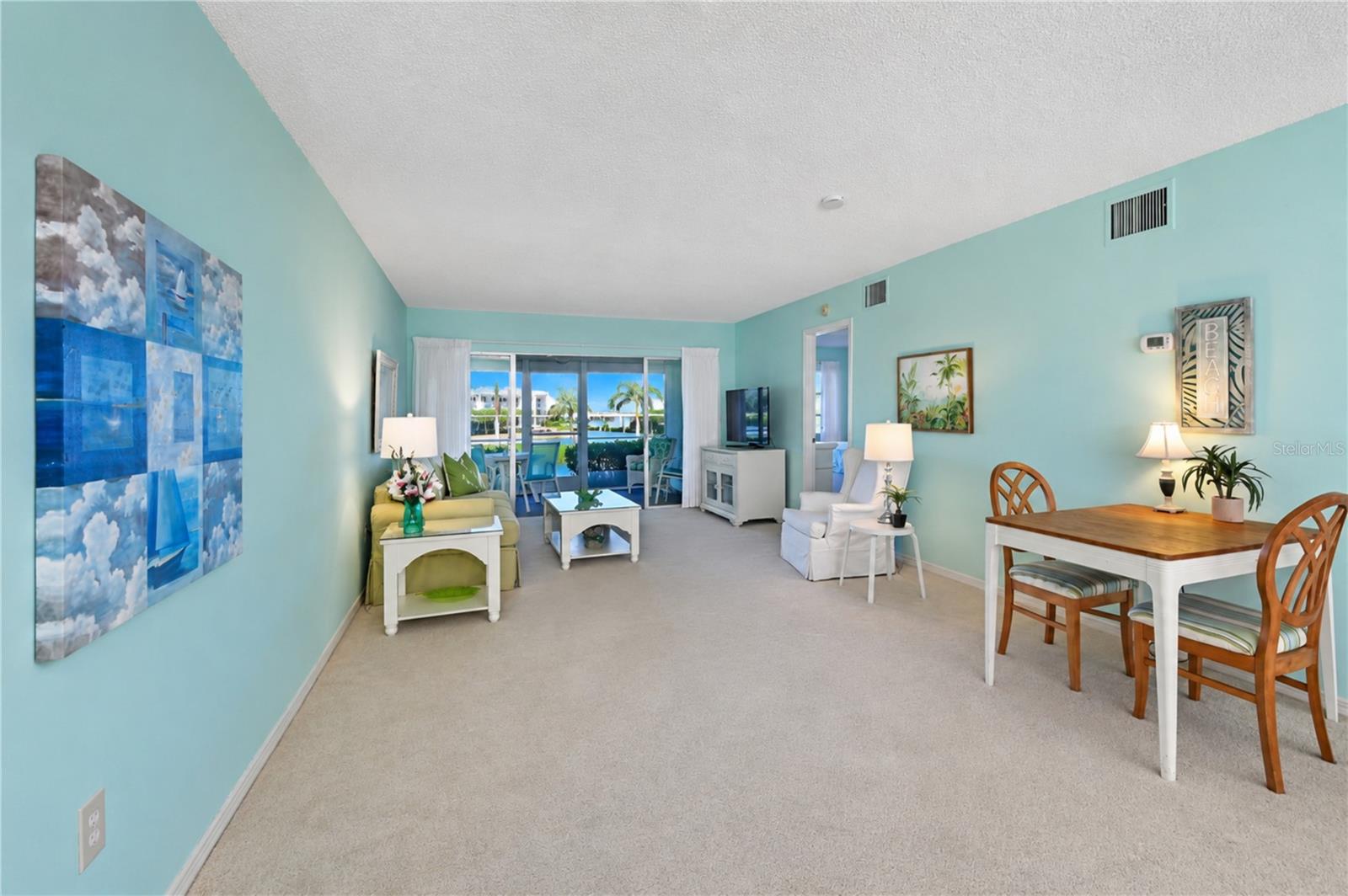 Dining through dining, living and lanai