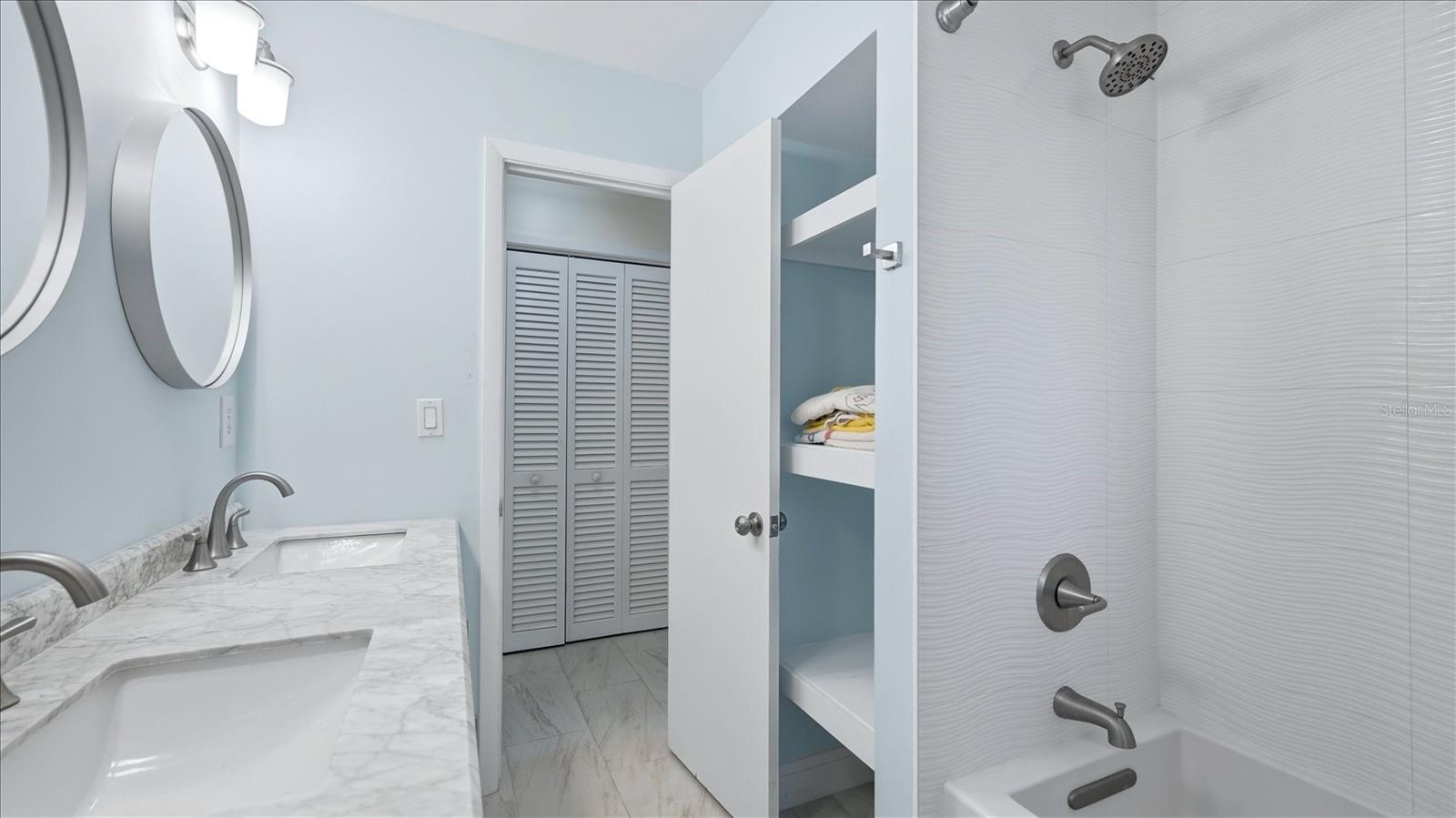 6233 ROCKEFELLER AVENUE, Sarasota, FL 34231