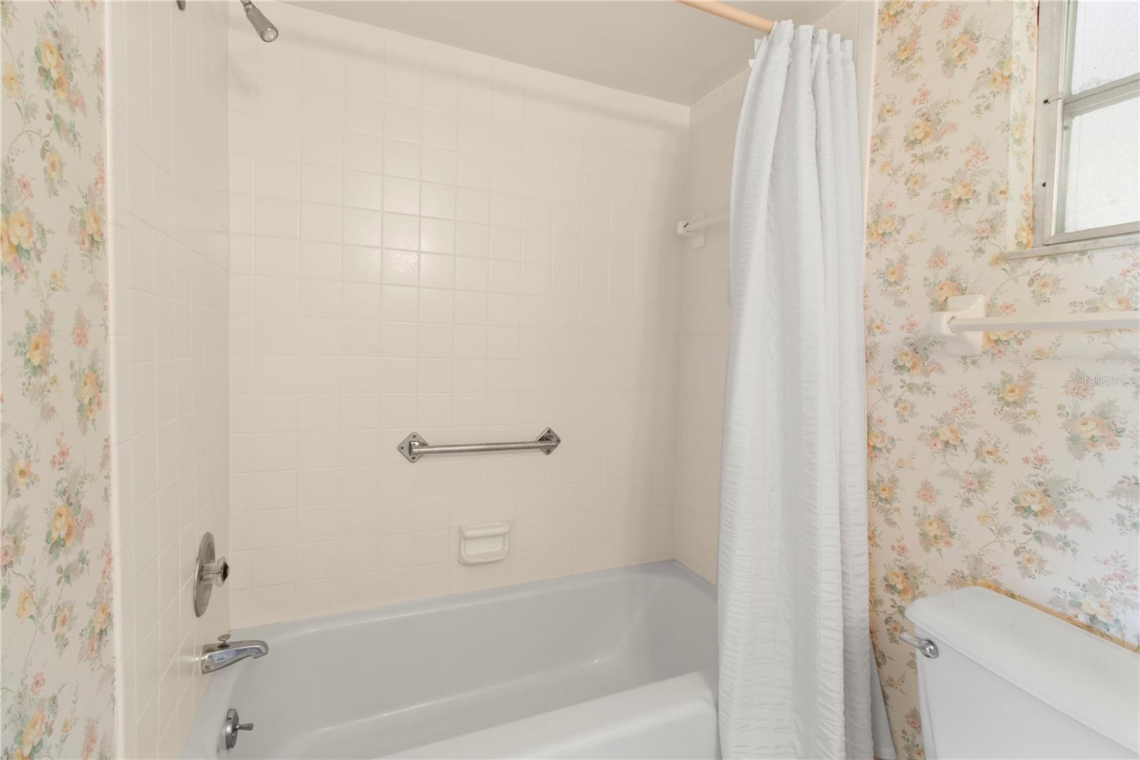 en-suite bath