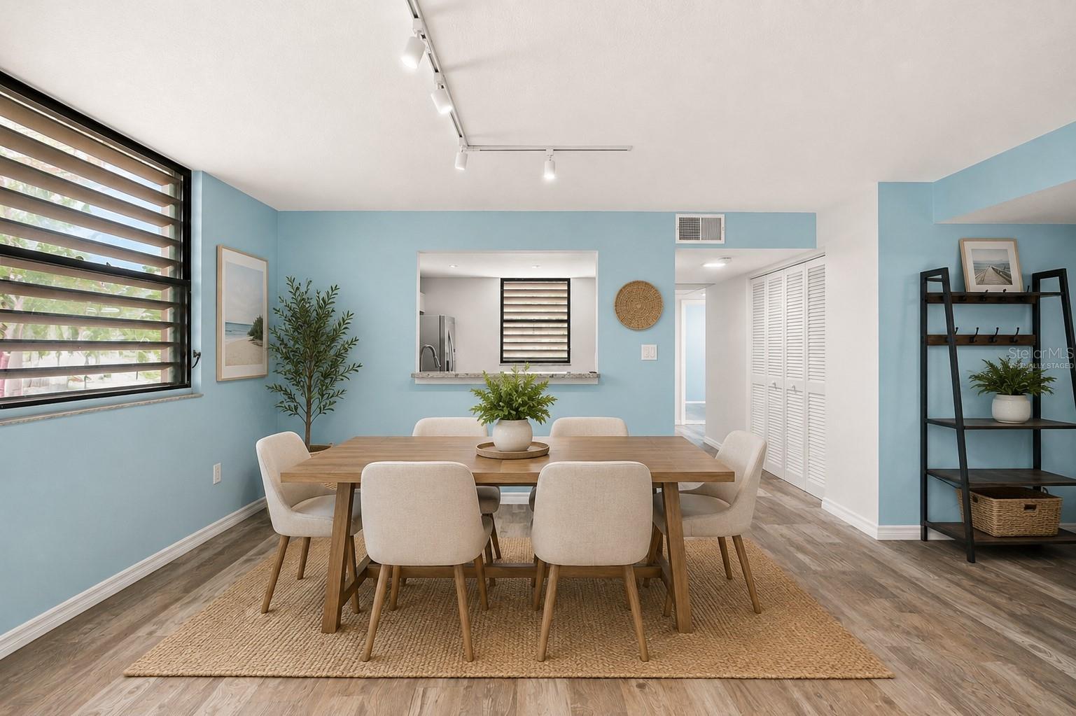 Dinning Area Virtually Staged Dinning Area Virtually Staged