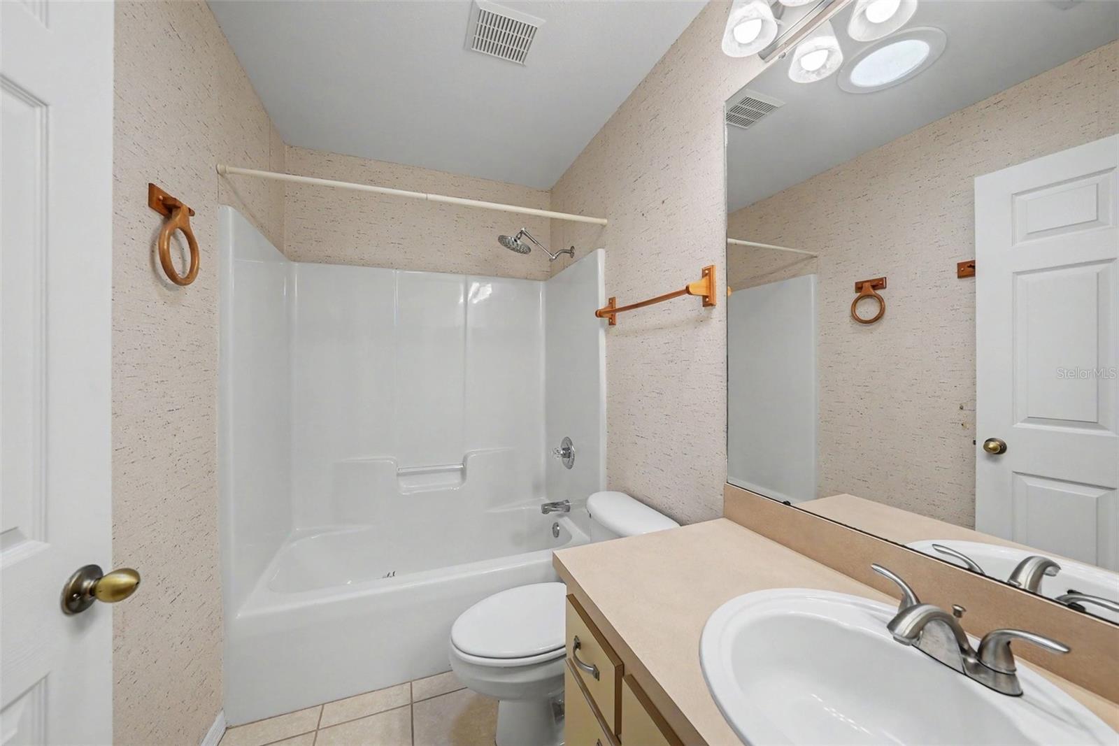 2437 NANTUCKET HARBOR LOOP, #2437, Sun City Center, FL 33573