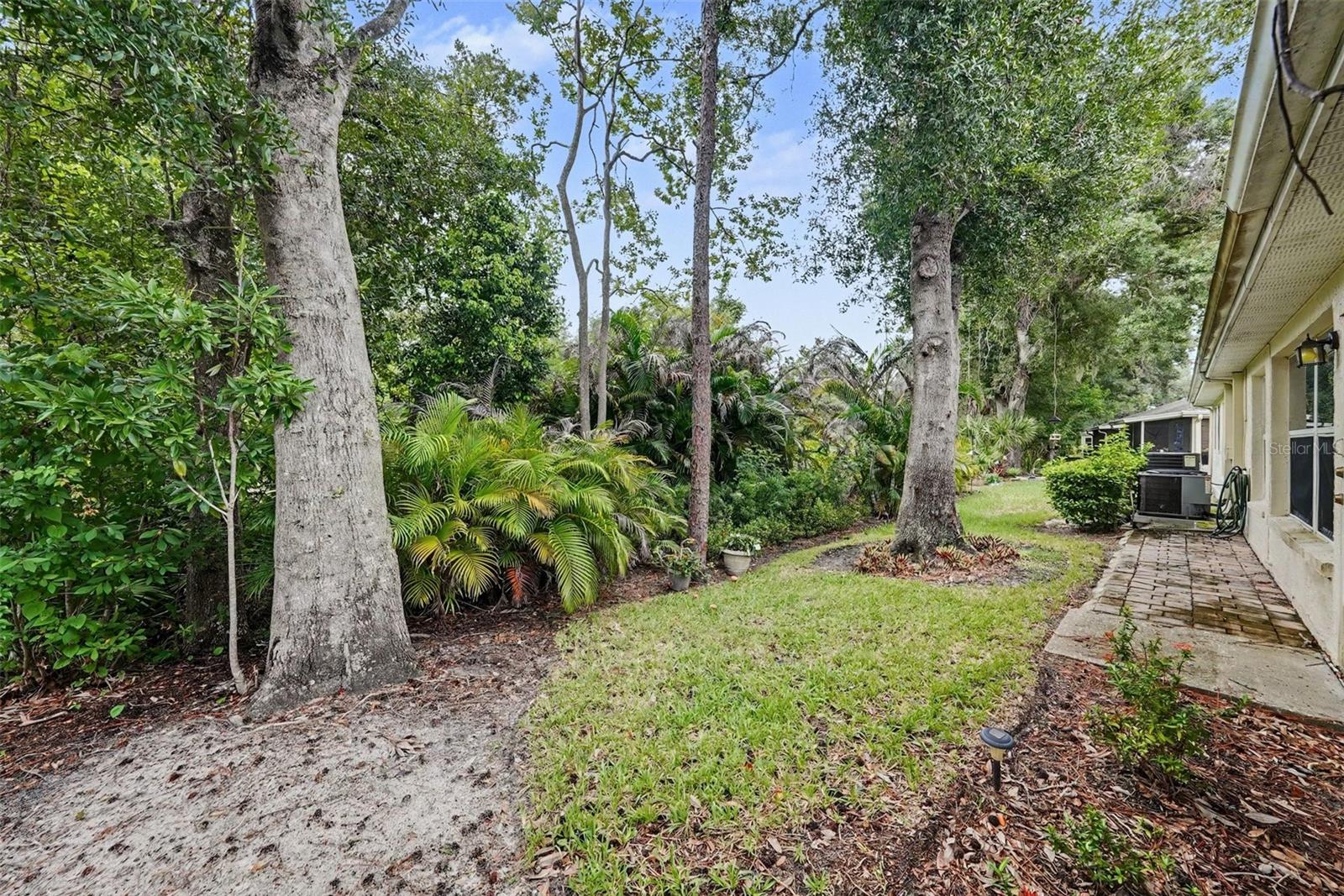 2437 NANTUCKET HARBOR LOOP, #2437, Sun City Center, FL 33573