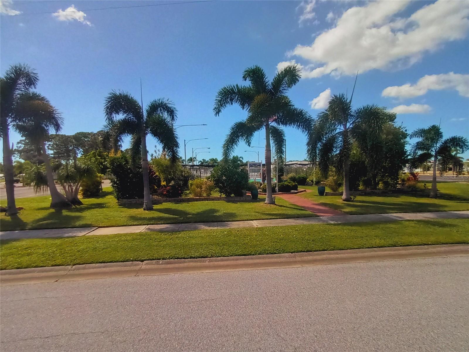 4949 OAKLAND HILLS AVENUE, Sarasota, FL 34234