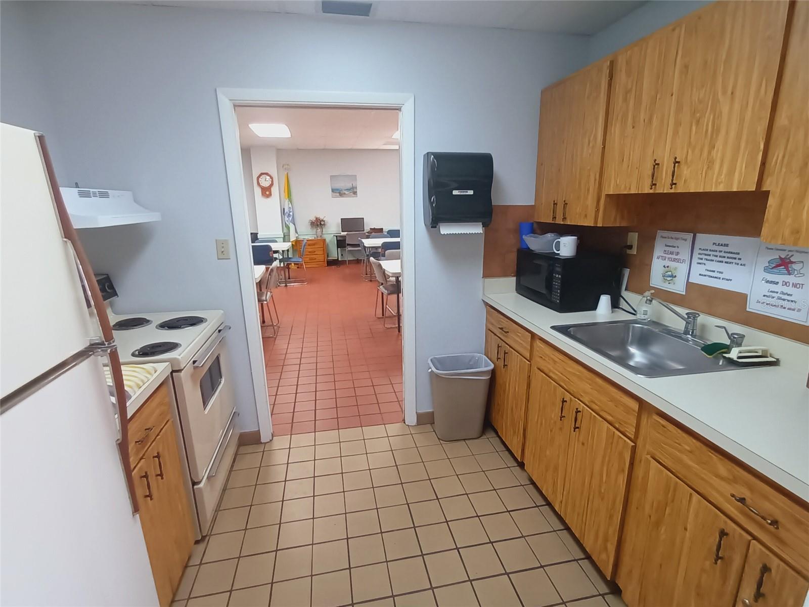 4949 OAKLAND HILLS AVENUE, Sarasota, FL 34234